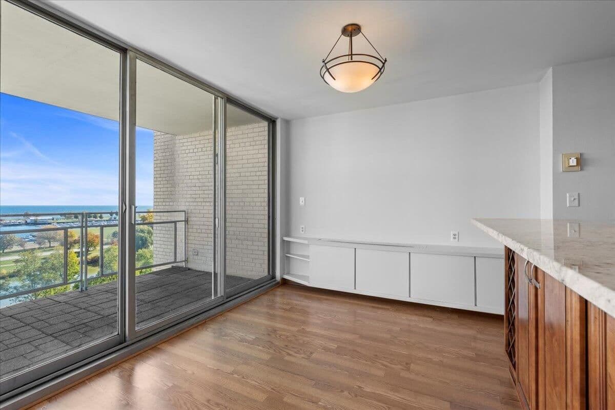 Photo 5 of 1610 Prospect