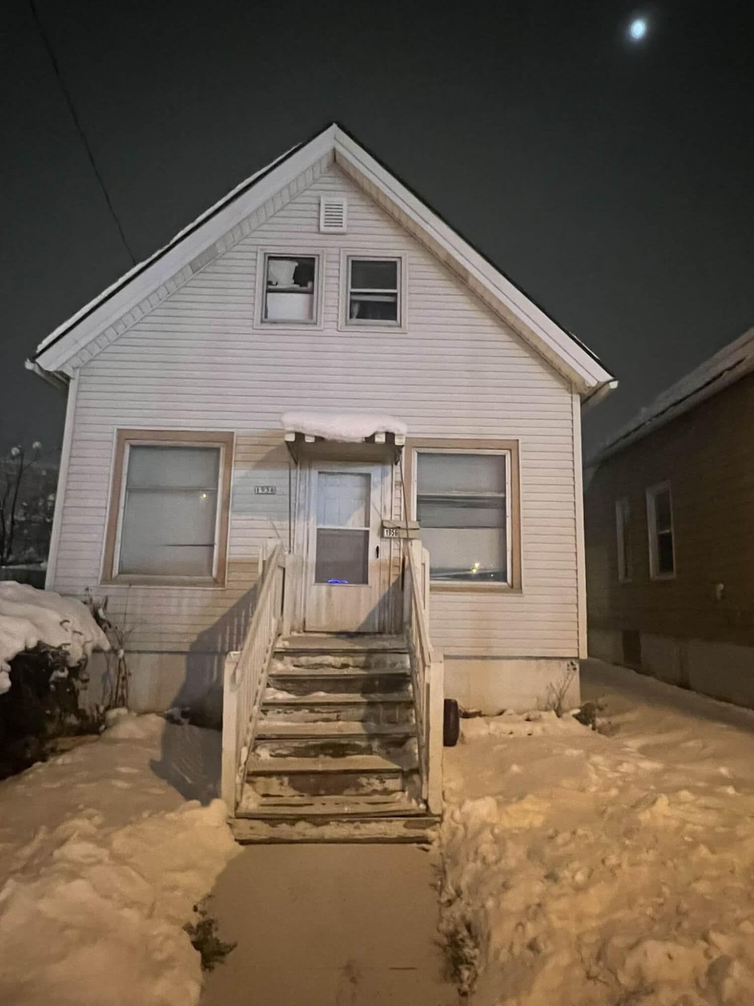 1956 16th, Milwaukee, WI