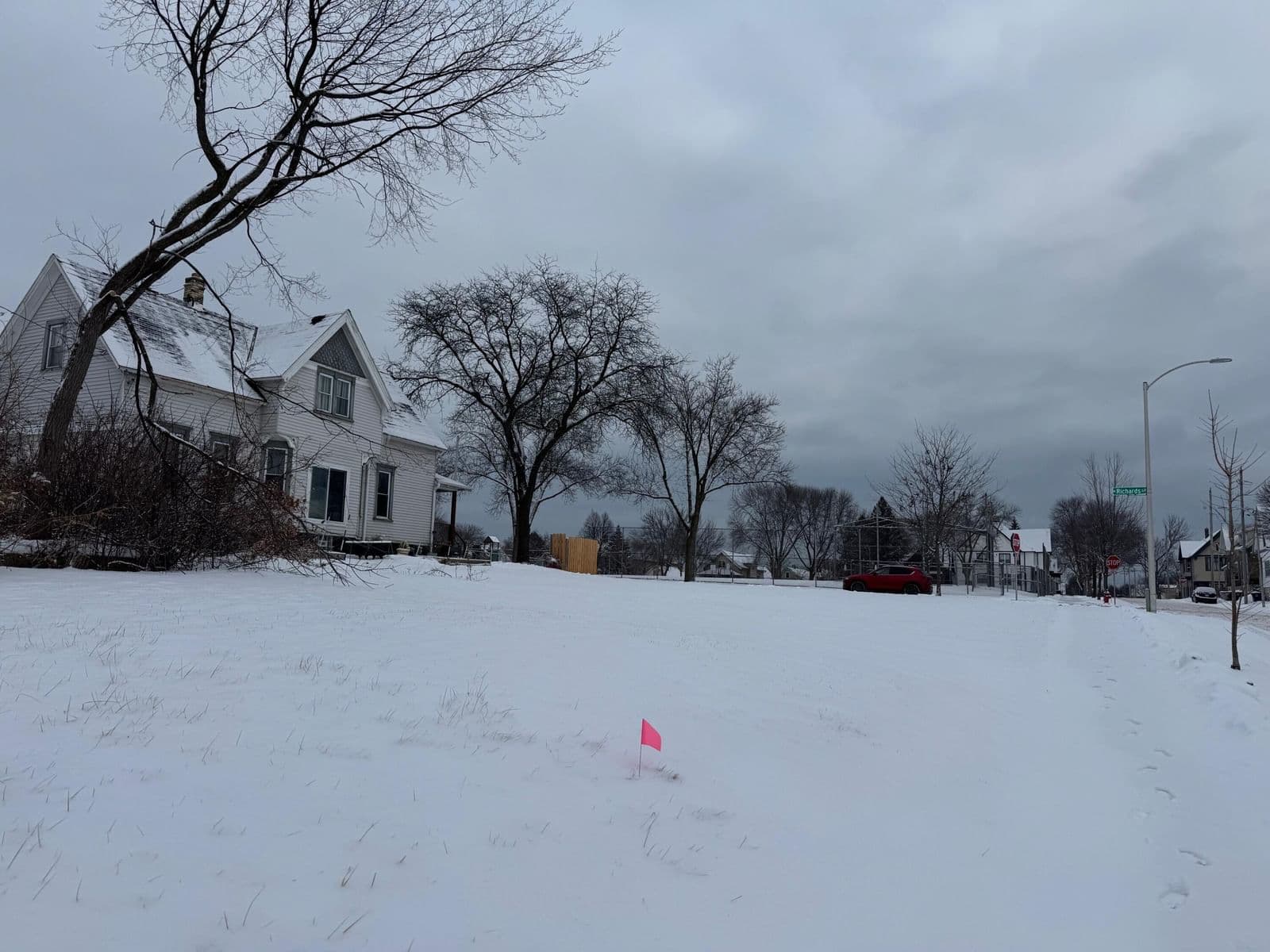 2401 Richards, Milwaukee, WI