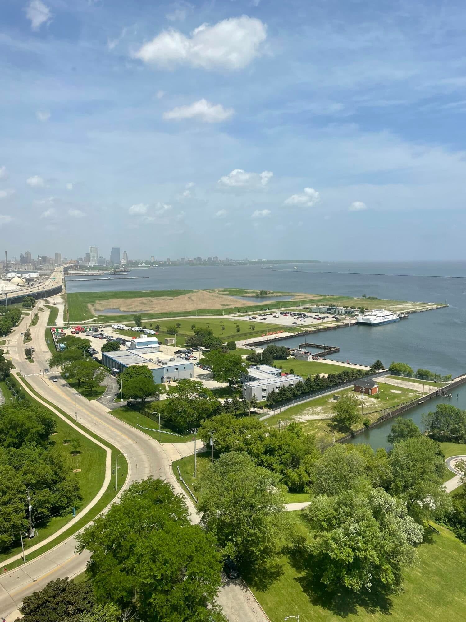 2525 Shore