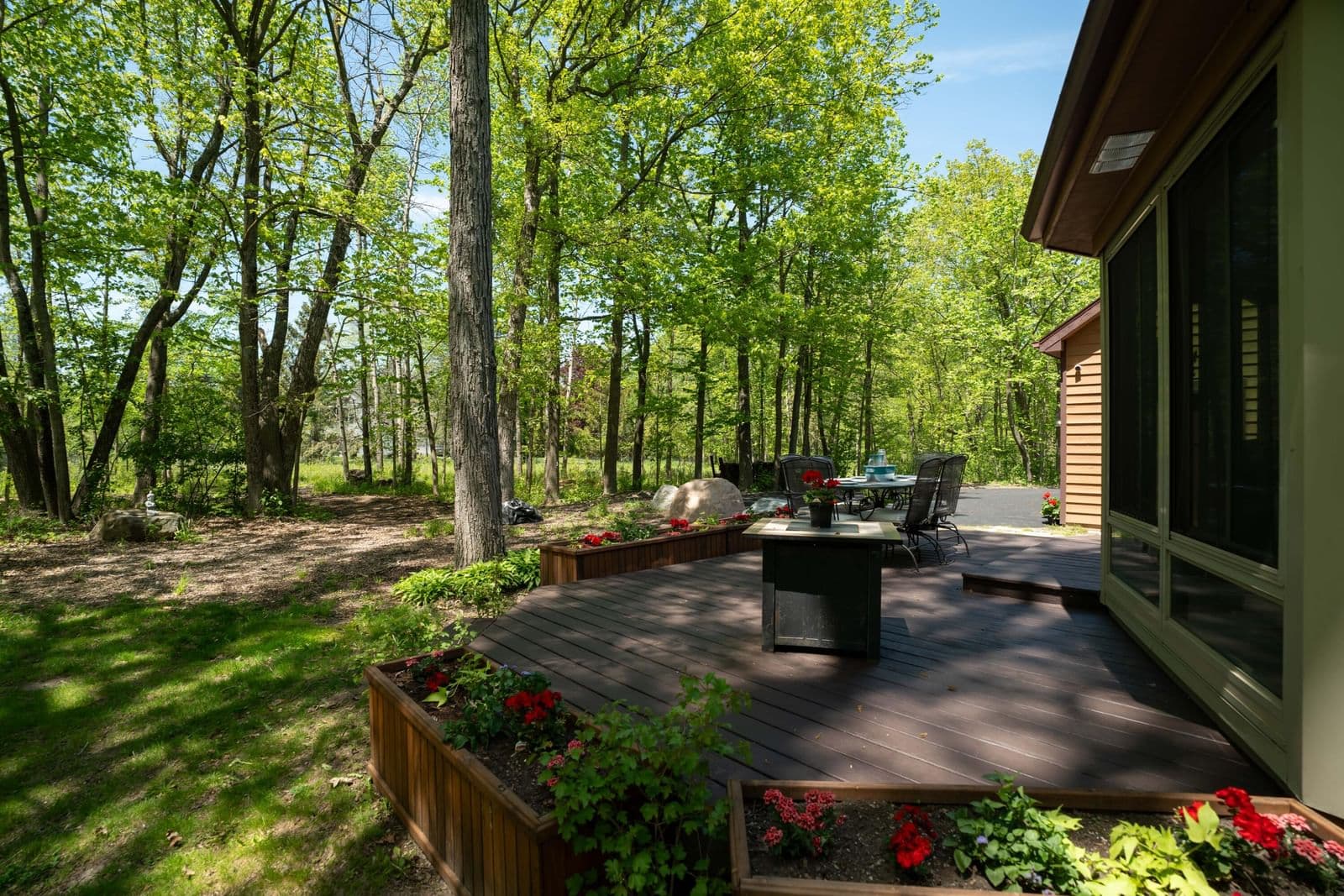 13737 Lake Shore