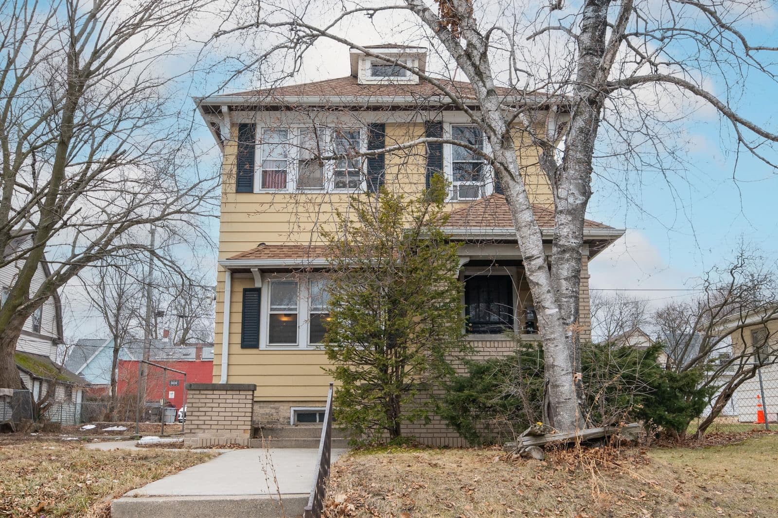 2715 Humboldt