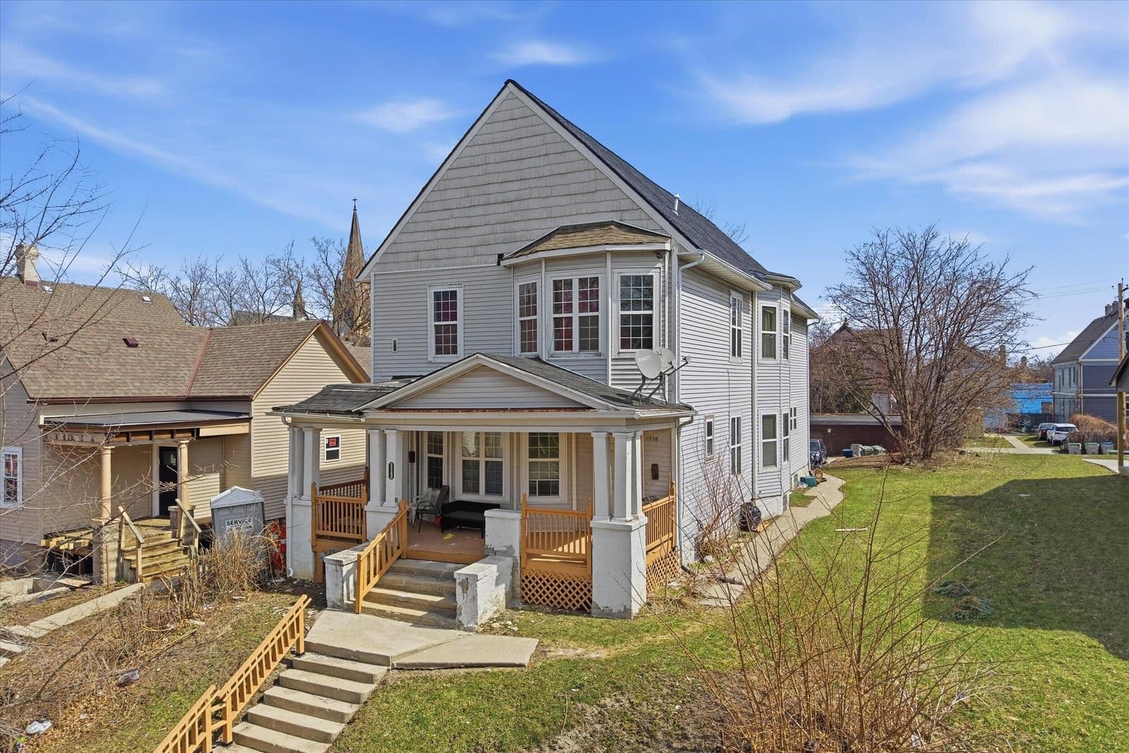 2338 Dr William Finlayson, Milwaukee, WI