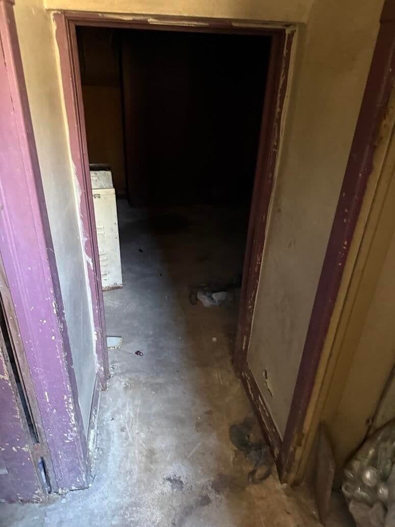 906 Chambers