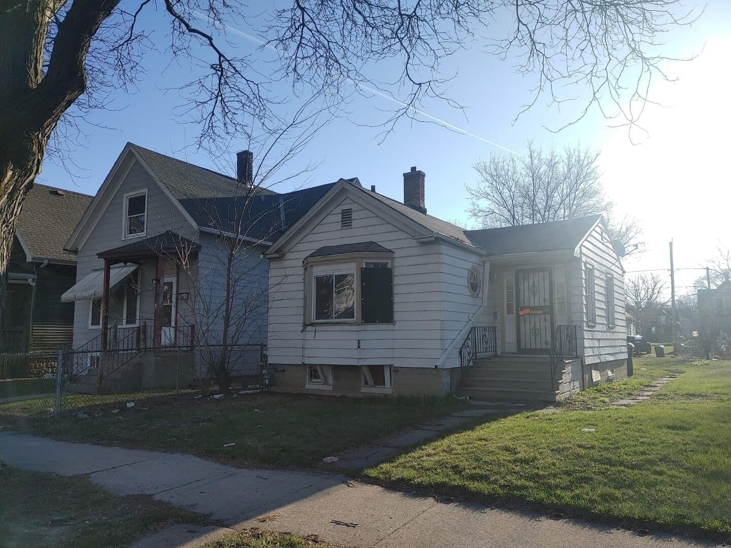 2922 6th, Milwaukee, WI
