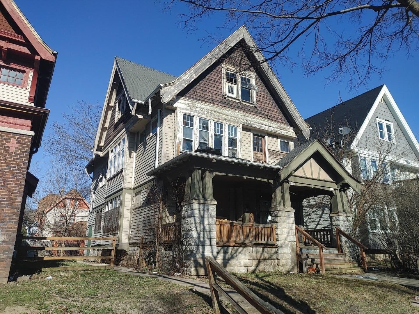 2551 40th, Milwaukee, WI