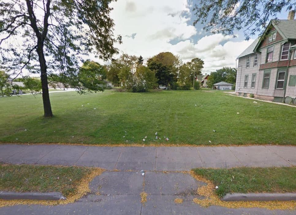2737 6th, Milwaukee, WI