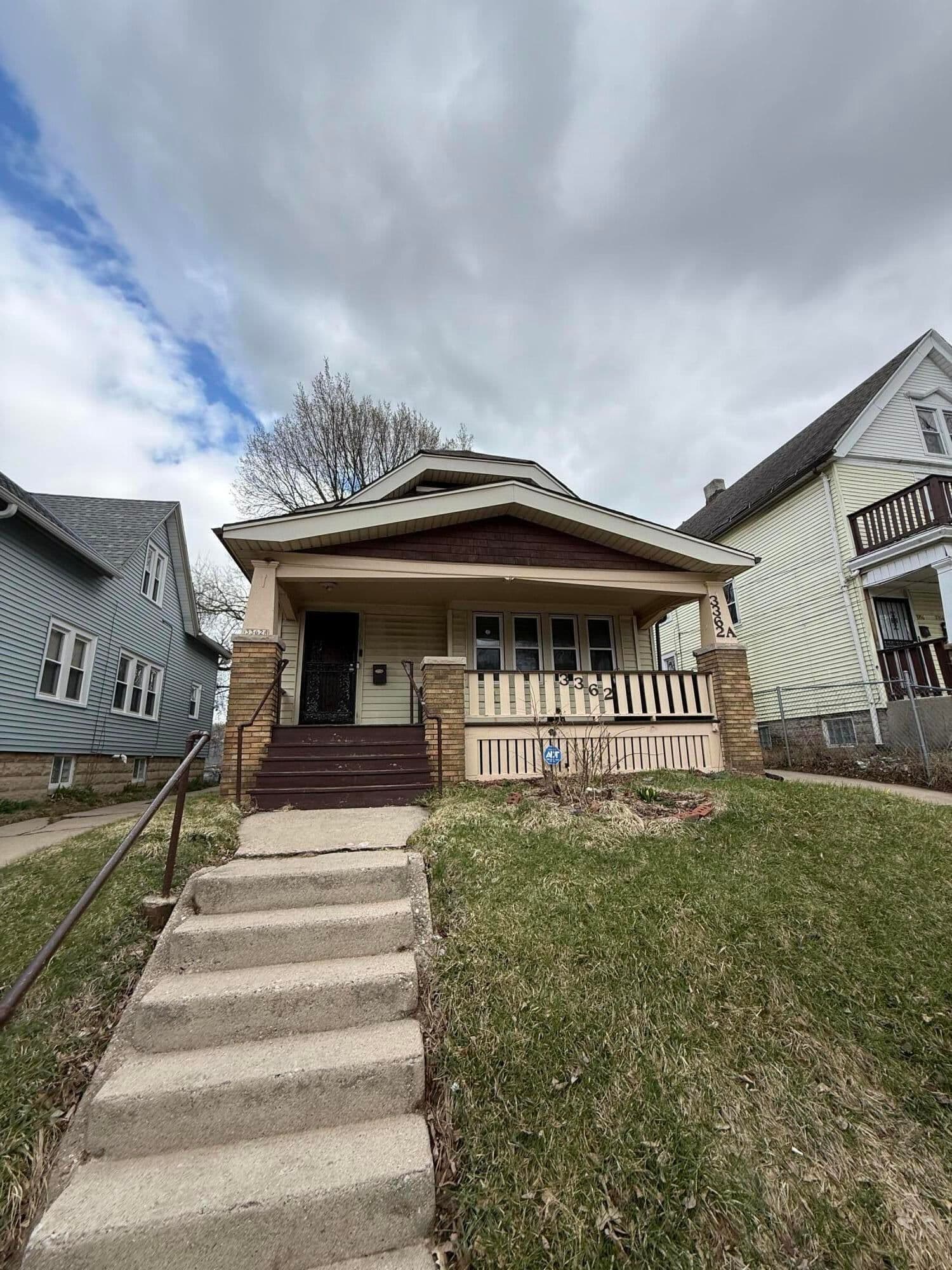 3362 2nd, Milwaukee, WI