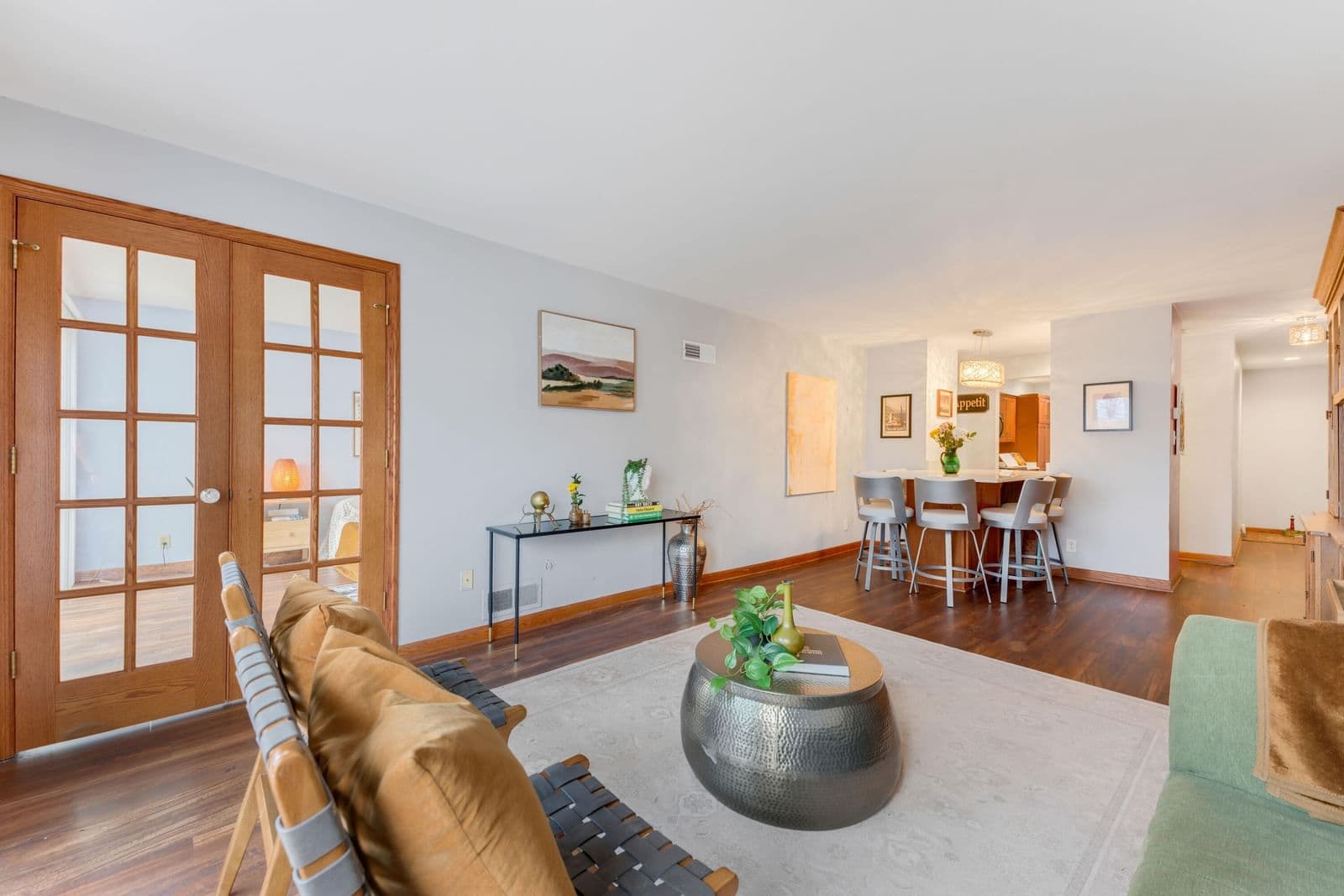 2525 Shore, Milwaukee, WI