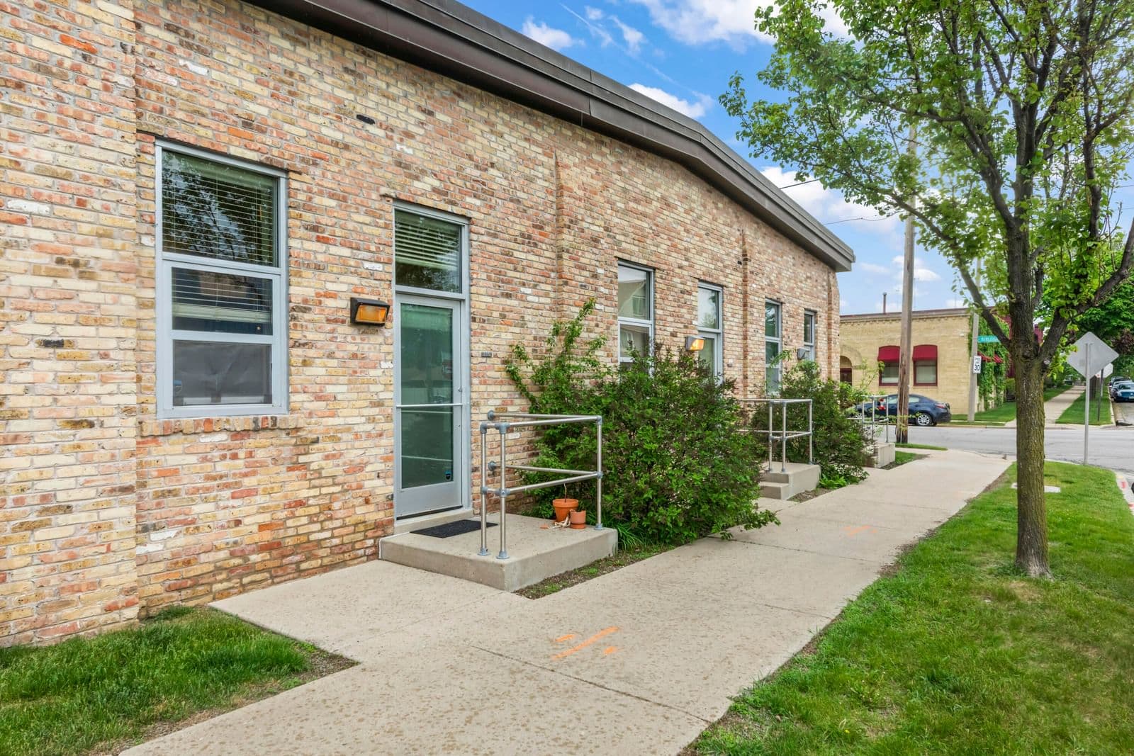 3059 Weil, Milwaukee, WI