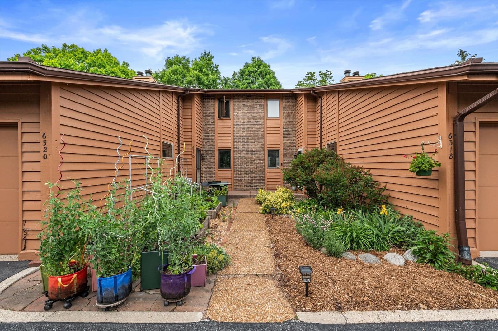 6318 Cedar