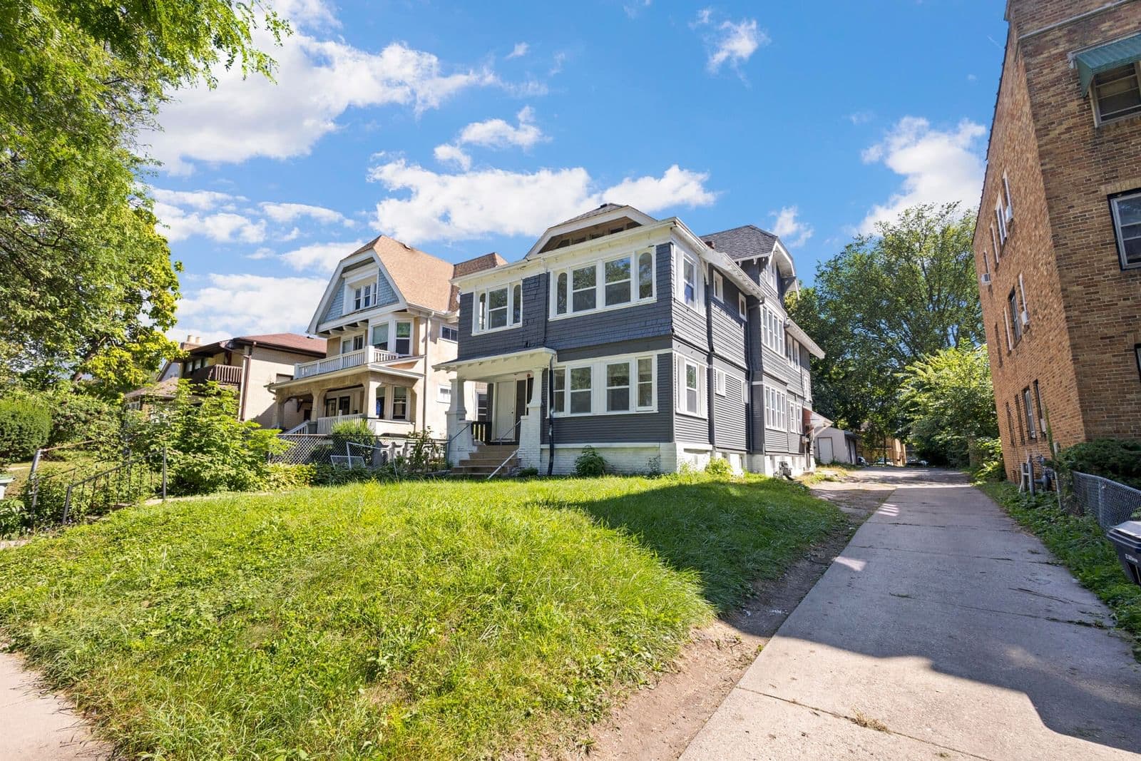 4266 Highland