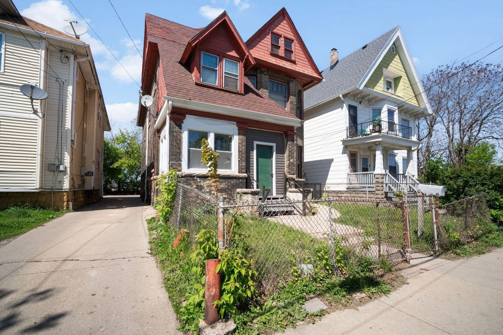 2000 Pierce, Milwaukee, WI
