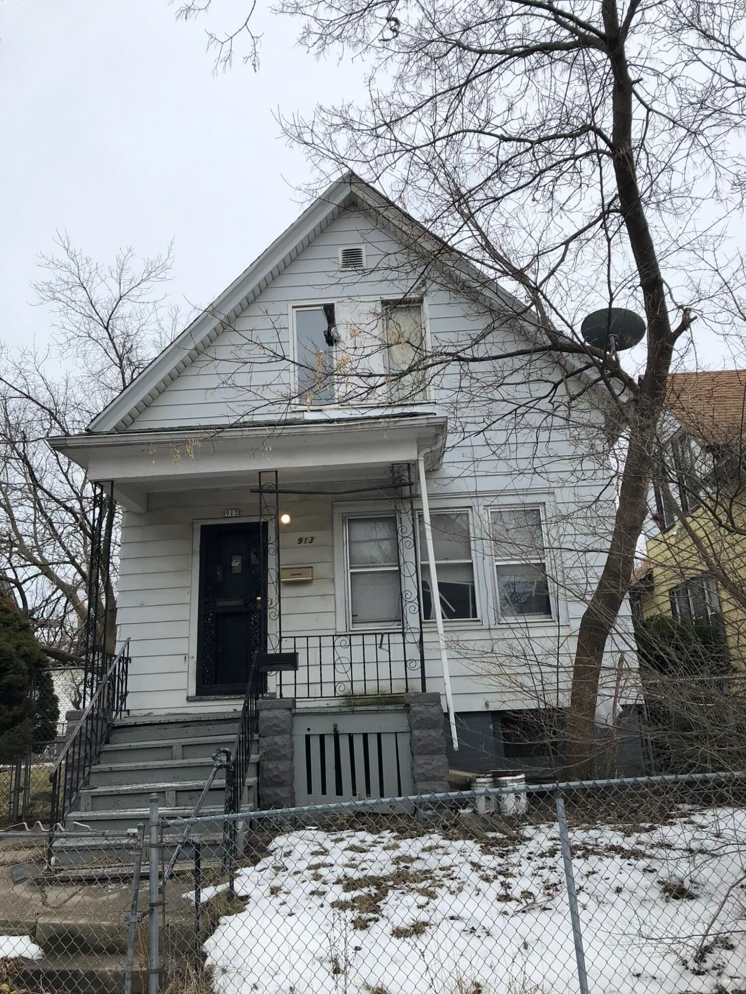 913 Hadley
