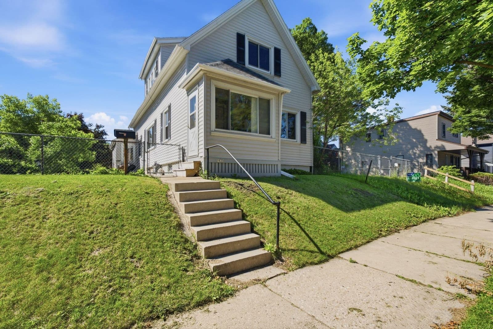 1035 Potter, Milwaukee, WI
