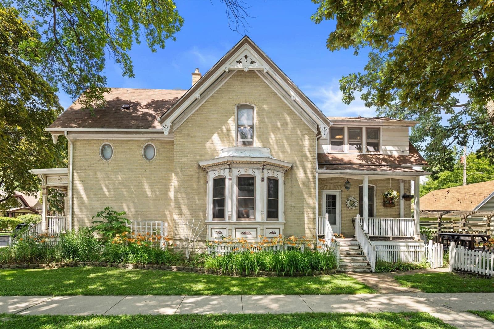 3174 Herman, Milwaukee, WI