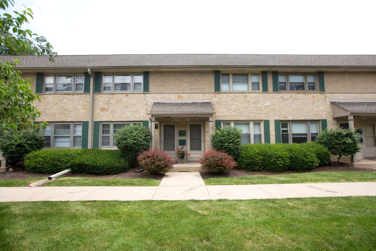 4918 Shoreland