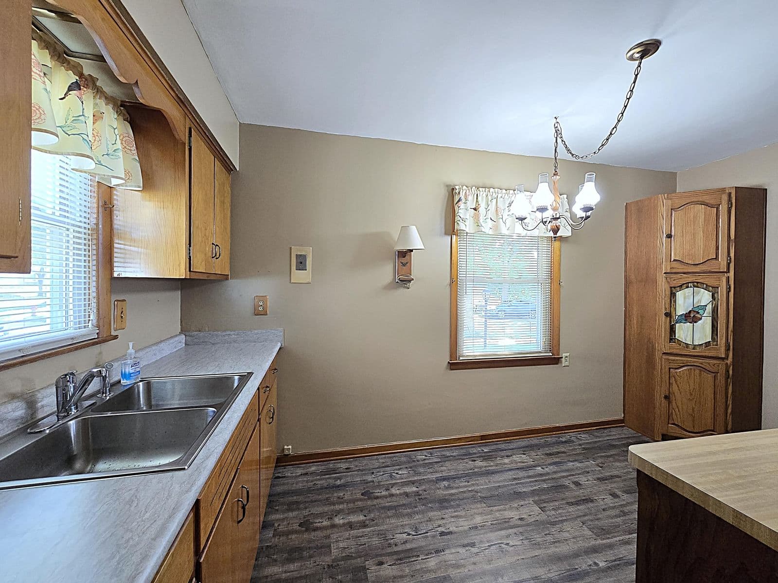 Photo 5 of 7330 Potomac