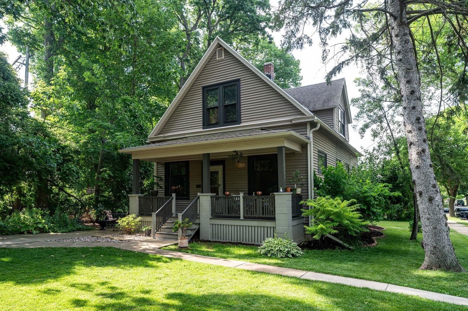 2803 Holt, Milwaukee, WI