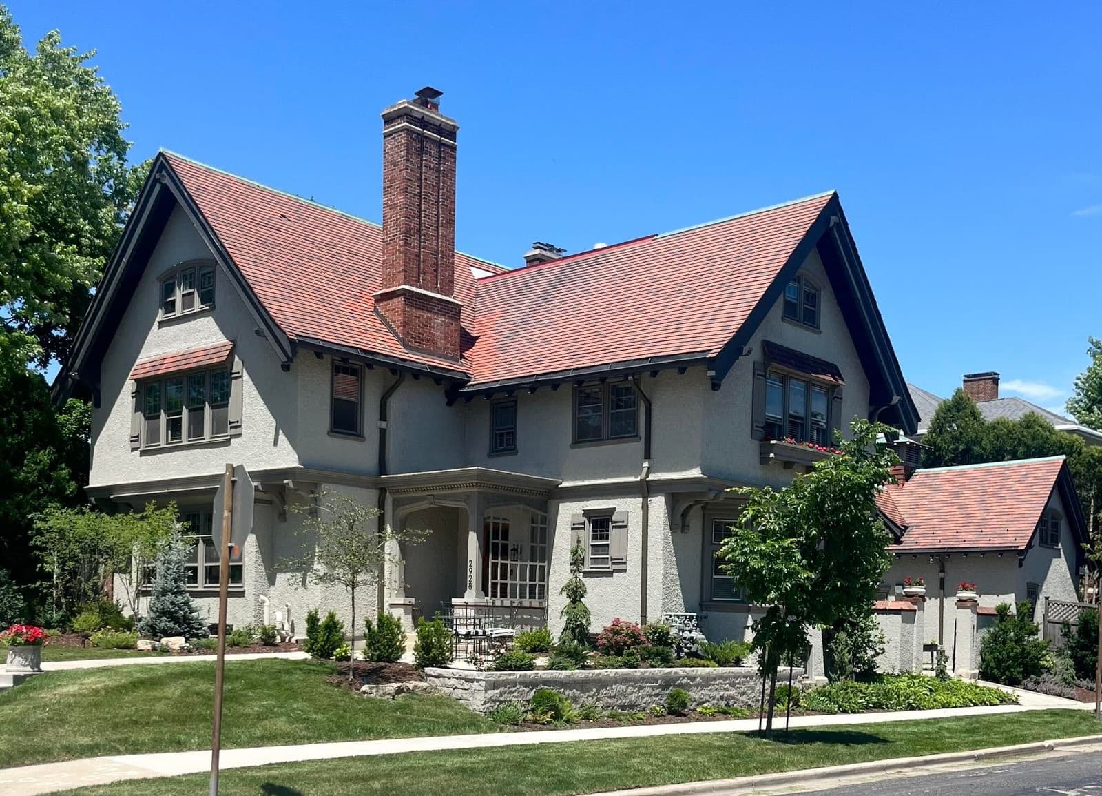 2928 Kenwood