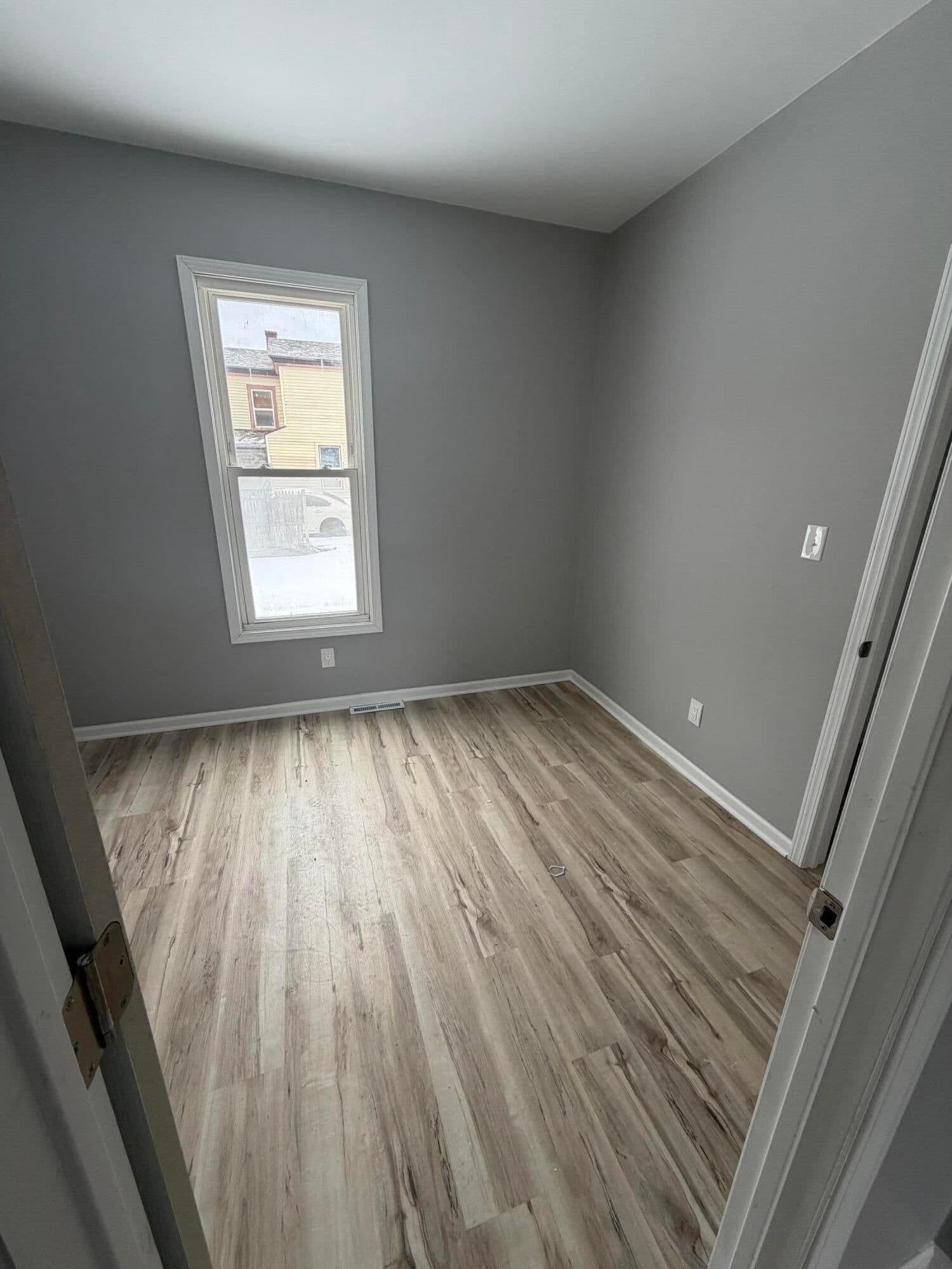 Photo 4 of 1646 Center