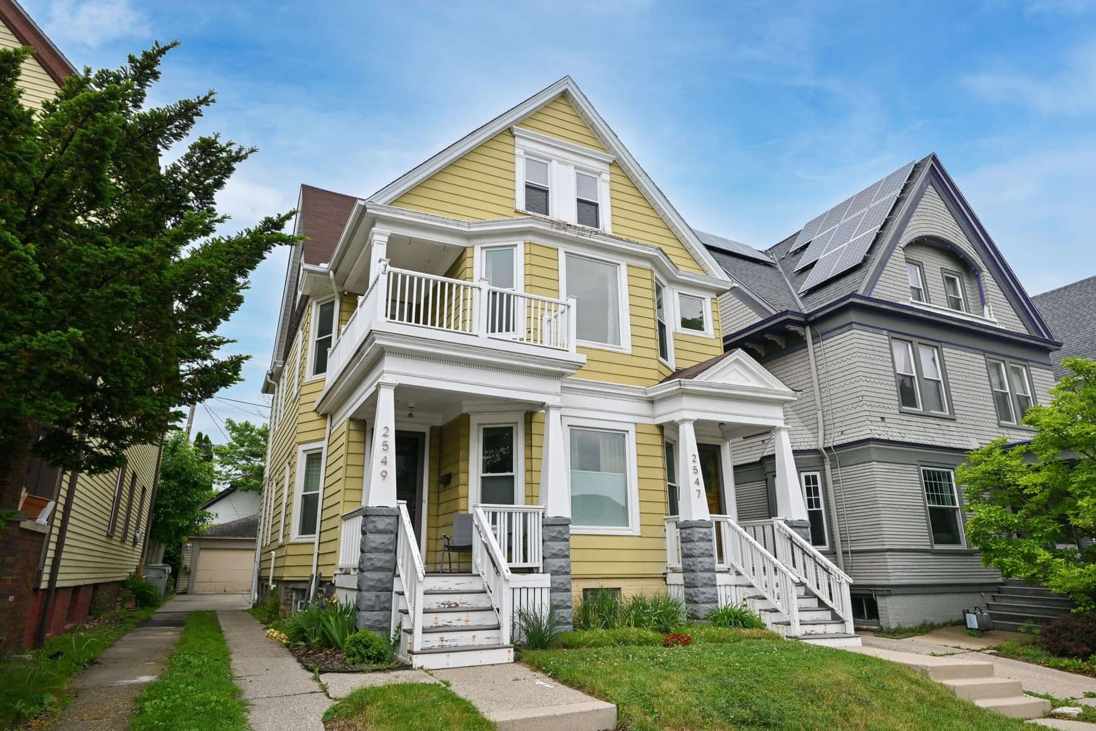 2547 Howell, Milwaukee, WI