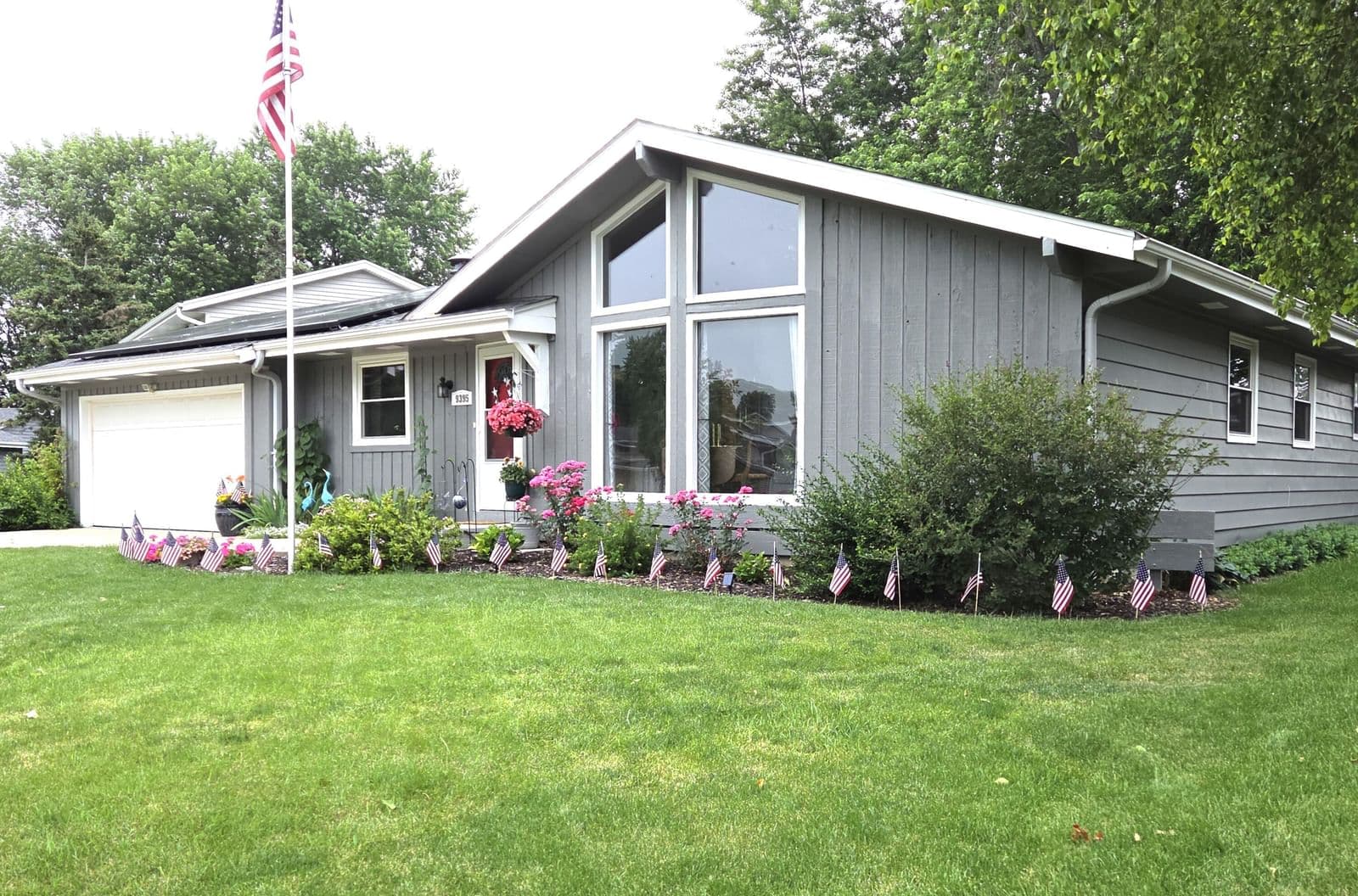 9395 Burrell, Oak Creek, WI