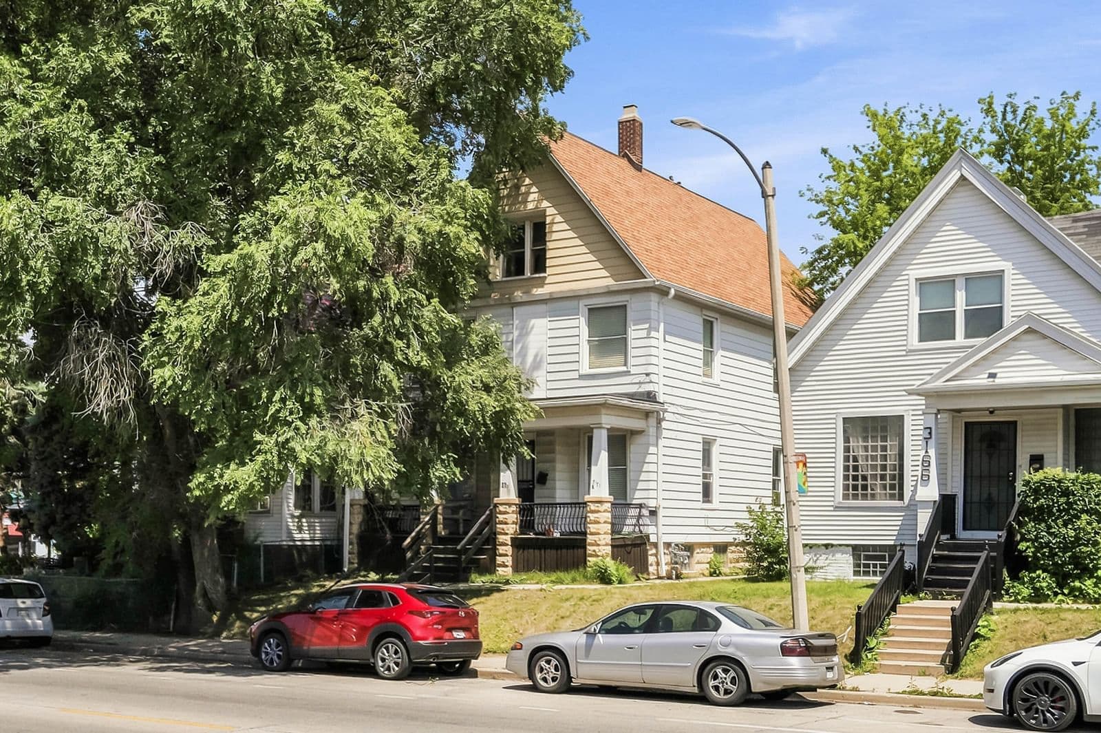3172 Holton, Milwaukee, WI