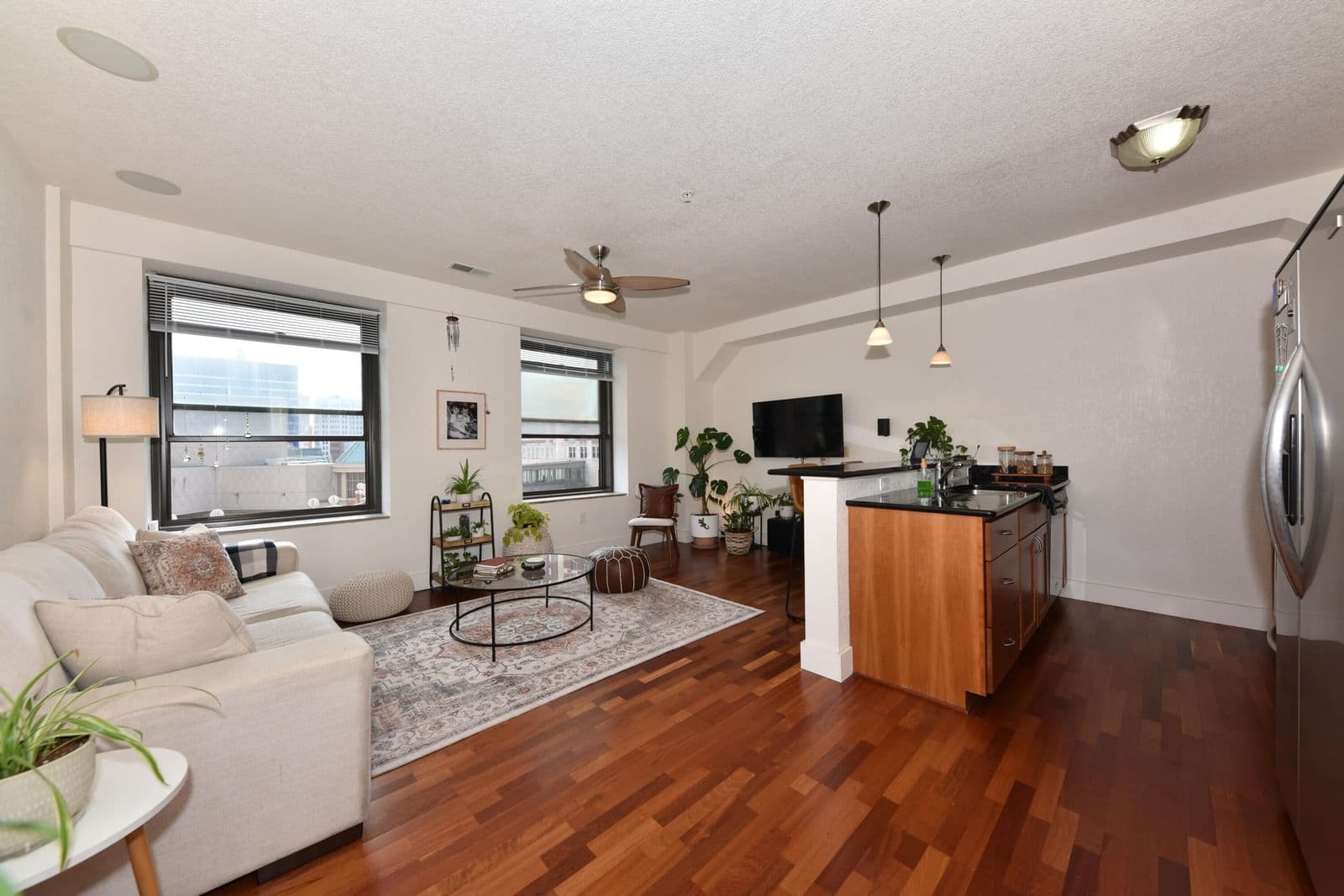 606 Wisconsin, Milwaukee, WI