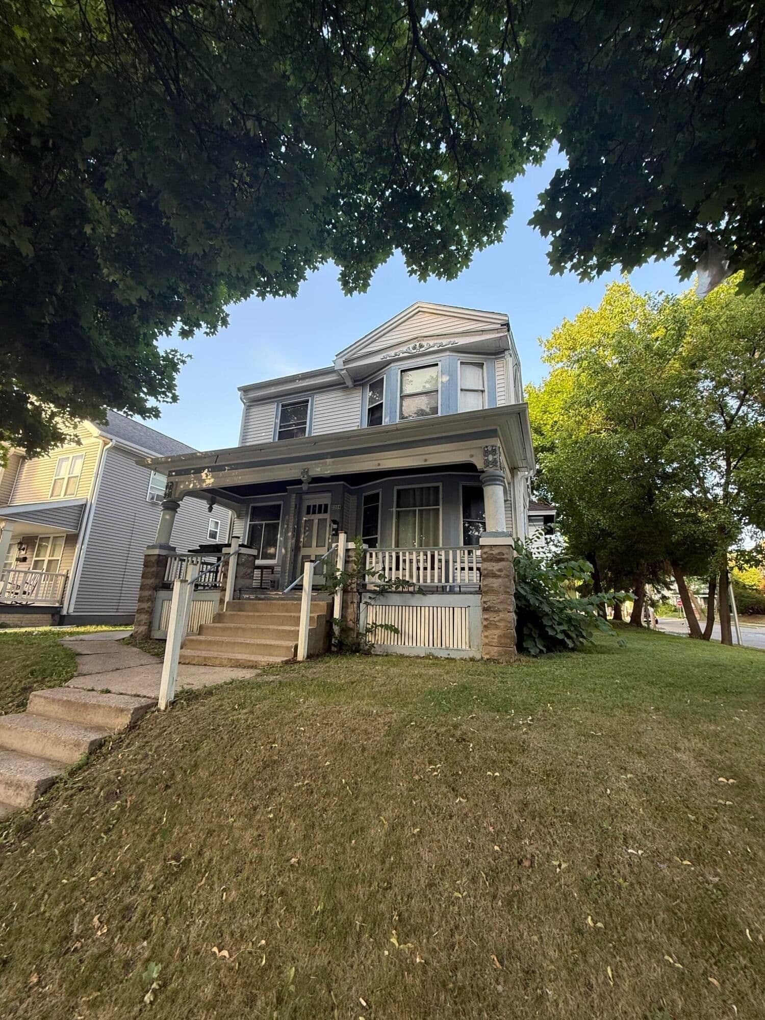 2204 41st