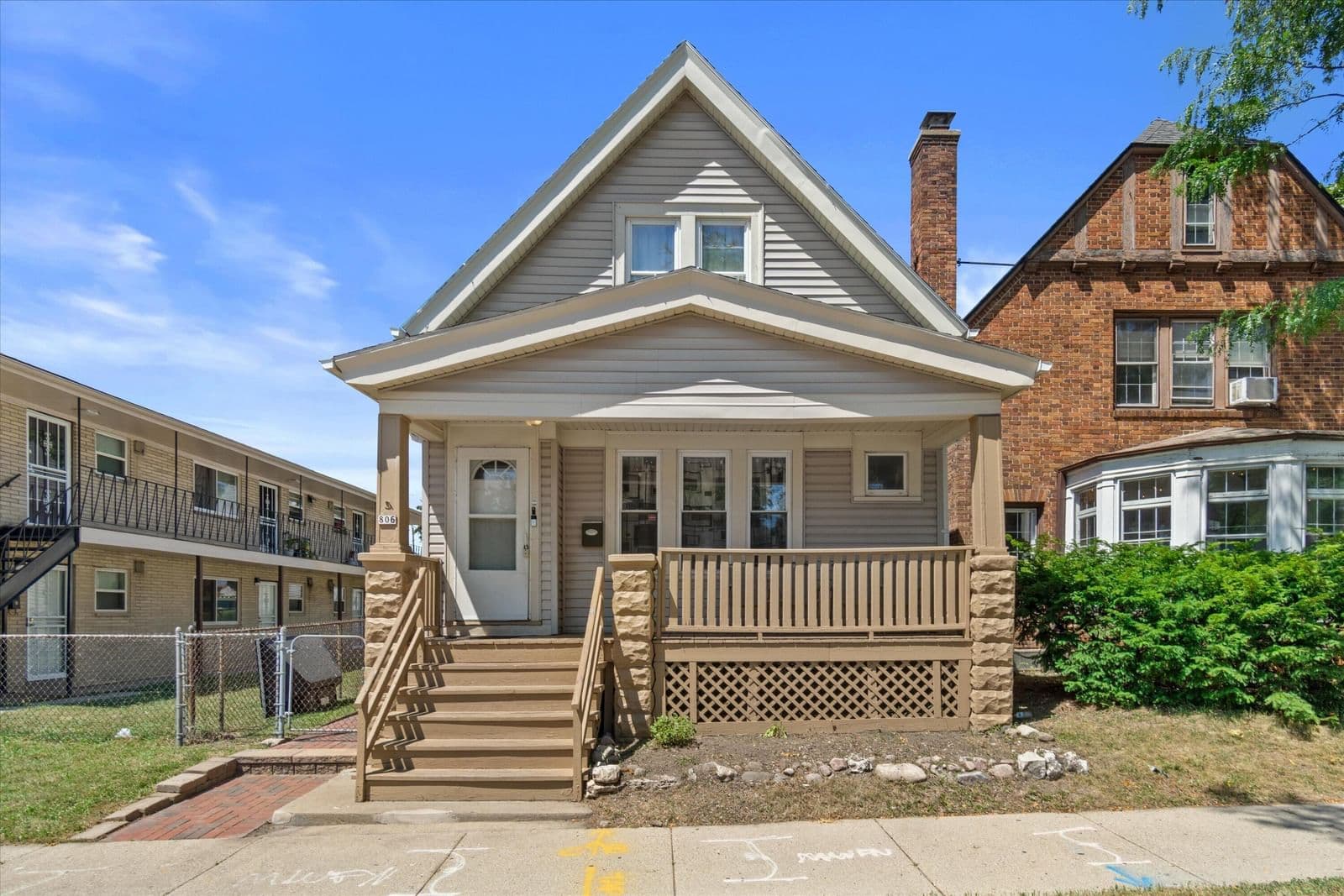 806 Lapham, Milwaukee, WI