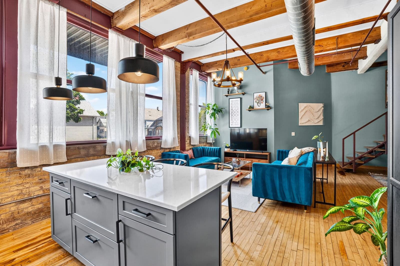 215 Maple, Milwaukee, WI