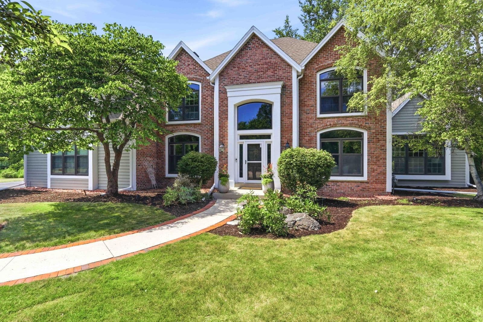 10105 Parkside, Mequon, WI