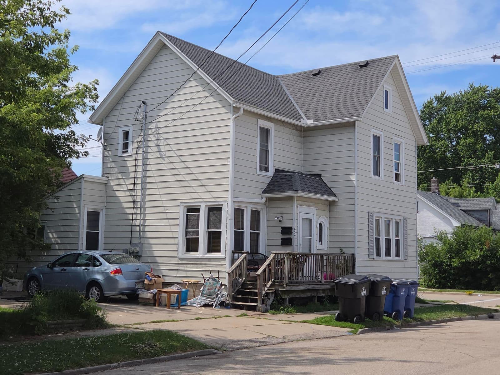 1654 Saint Clair