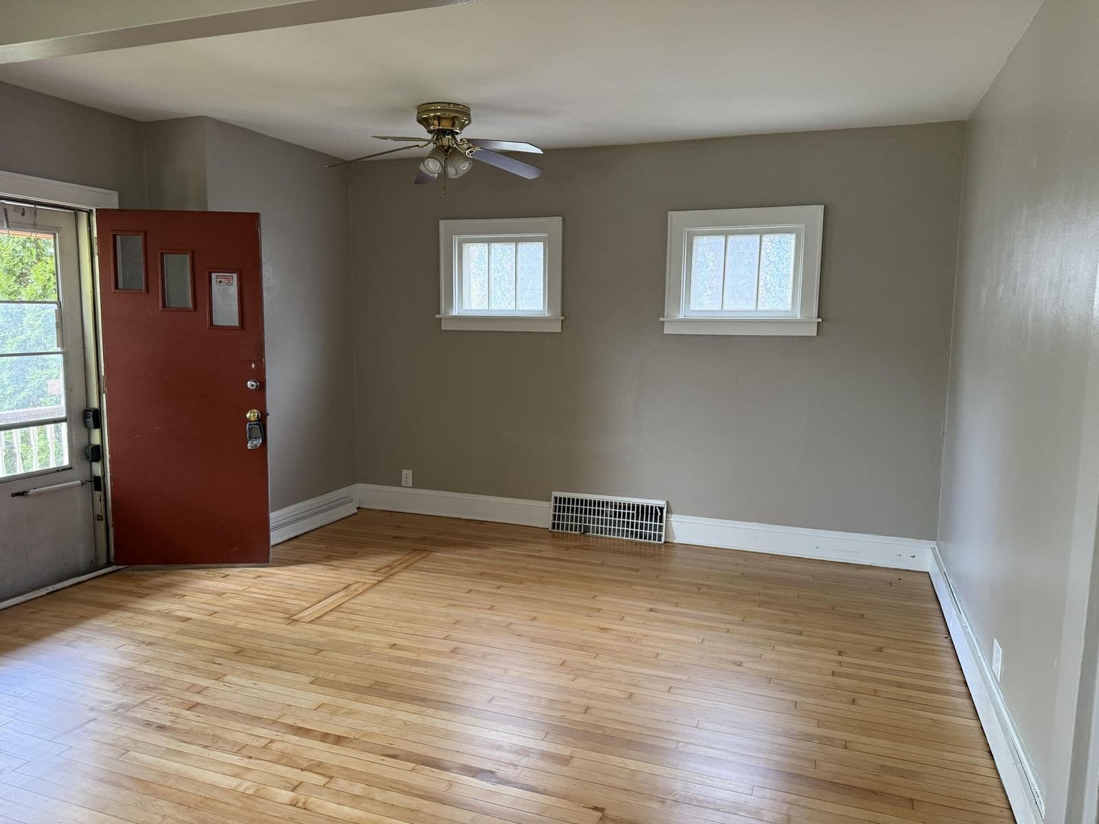 Photo 4 of 2122 77th