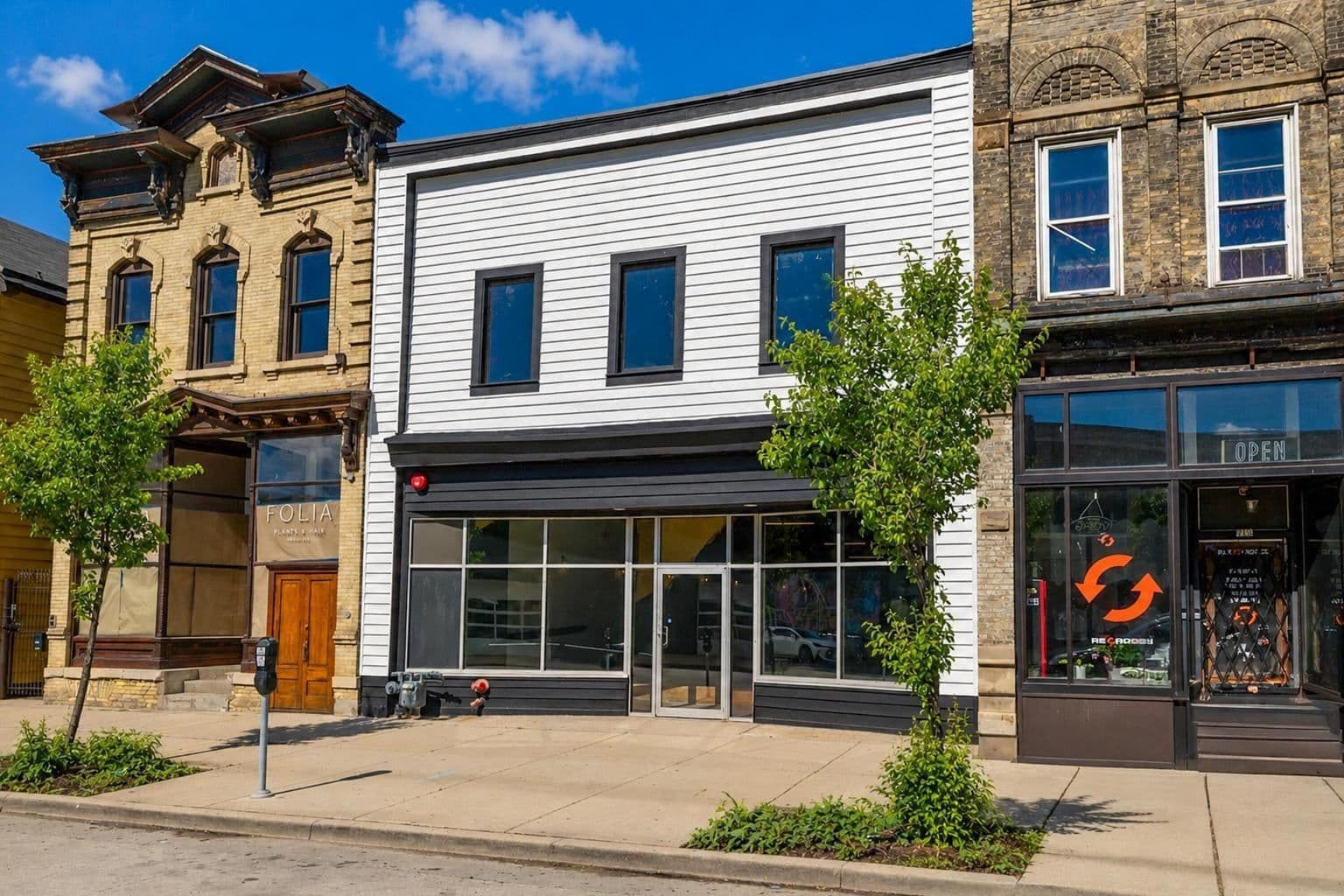 715 5th, Milwaukee, WI
