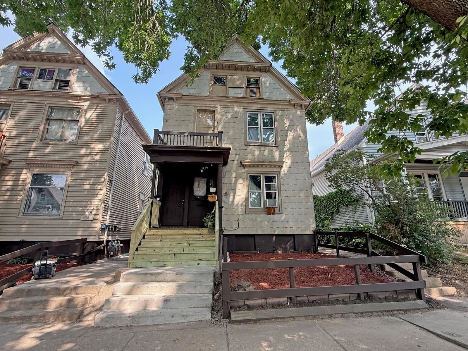 1560 24th, Milwaukee, WI