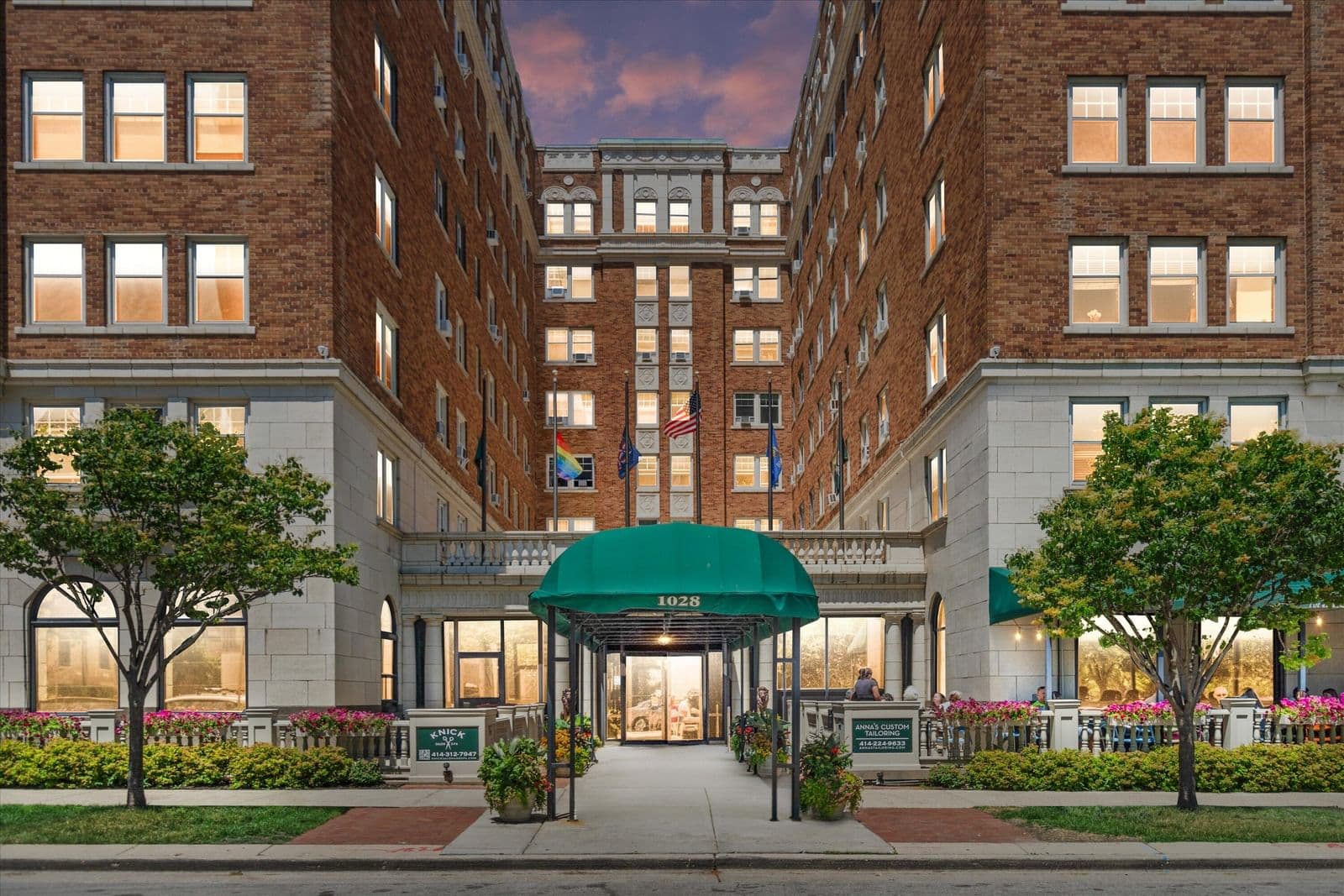 1028 Juneau, Milwaukee, WI