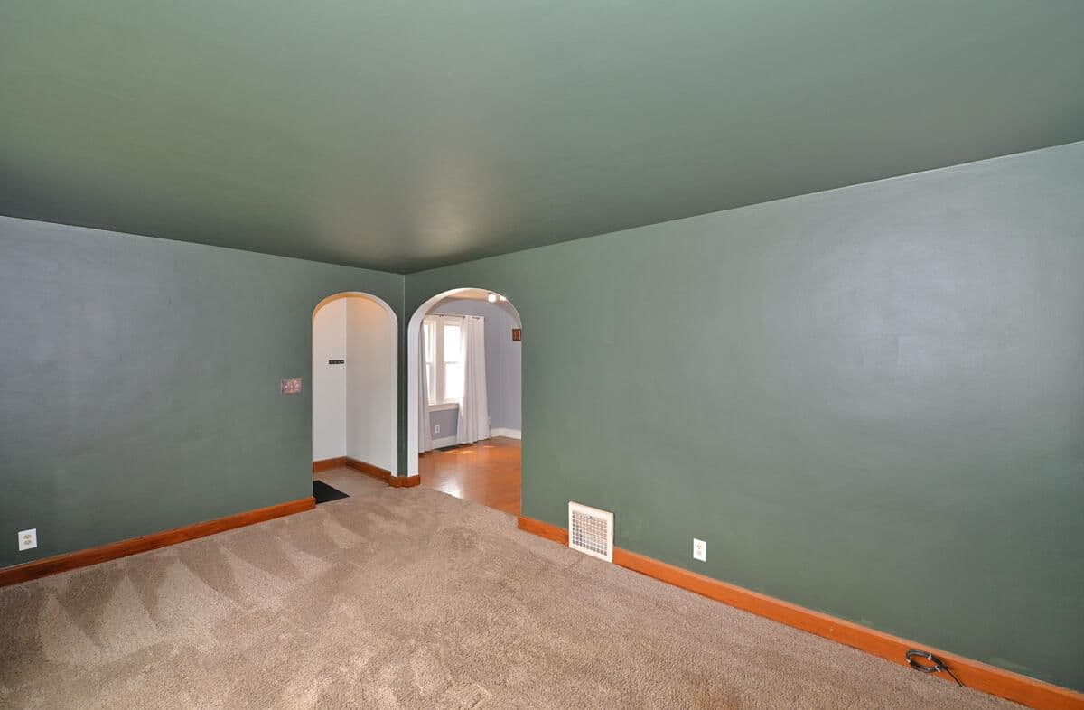 Photo 5 of 2906 Green
