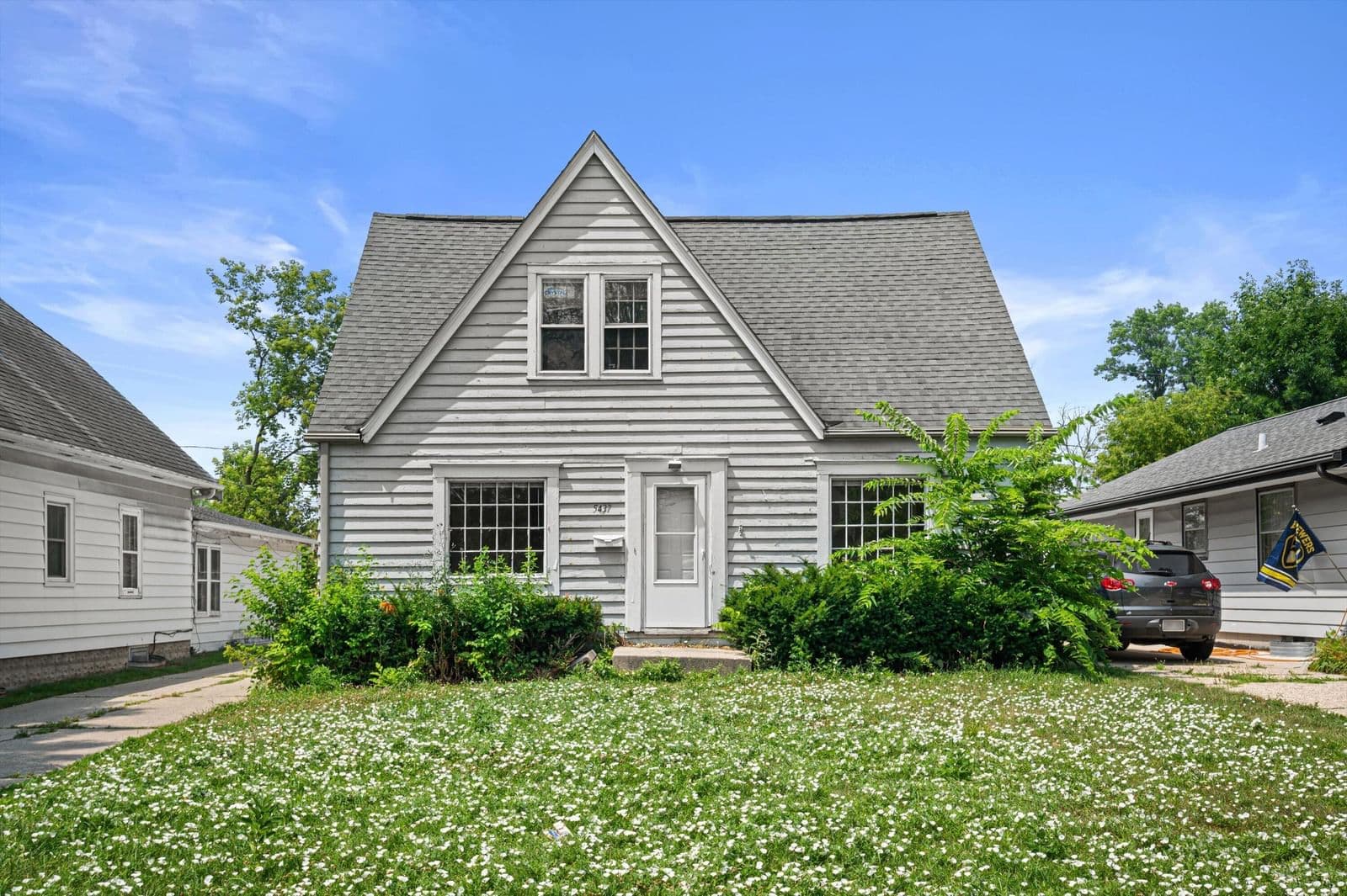 5437 Bethmaur, Glendale, WI
