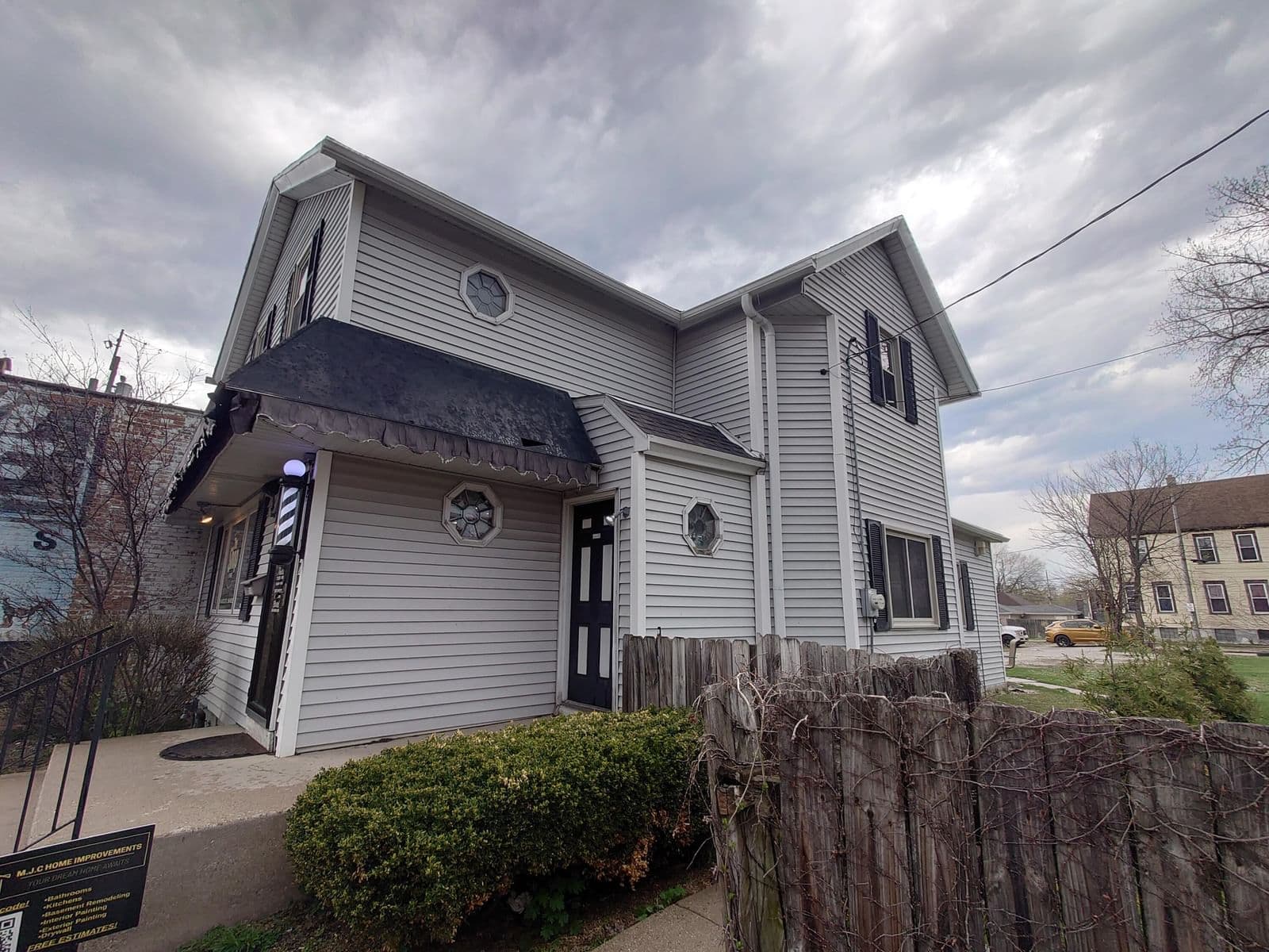 2340 Kinnickinnic, Milwaukee, WI