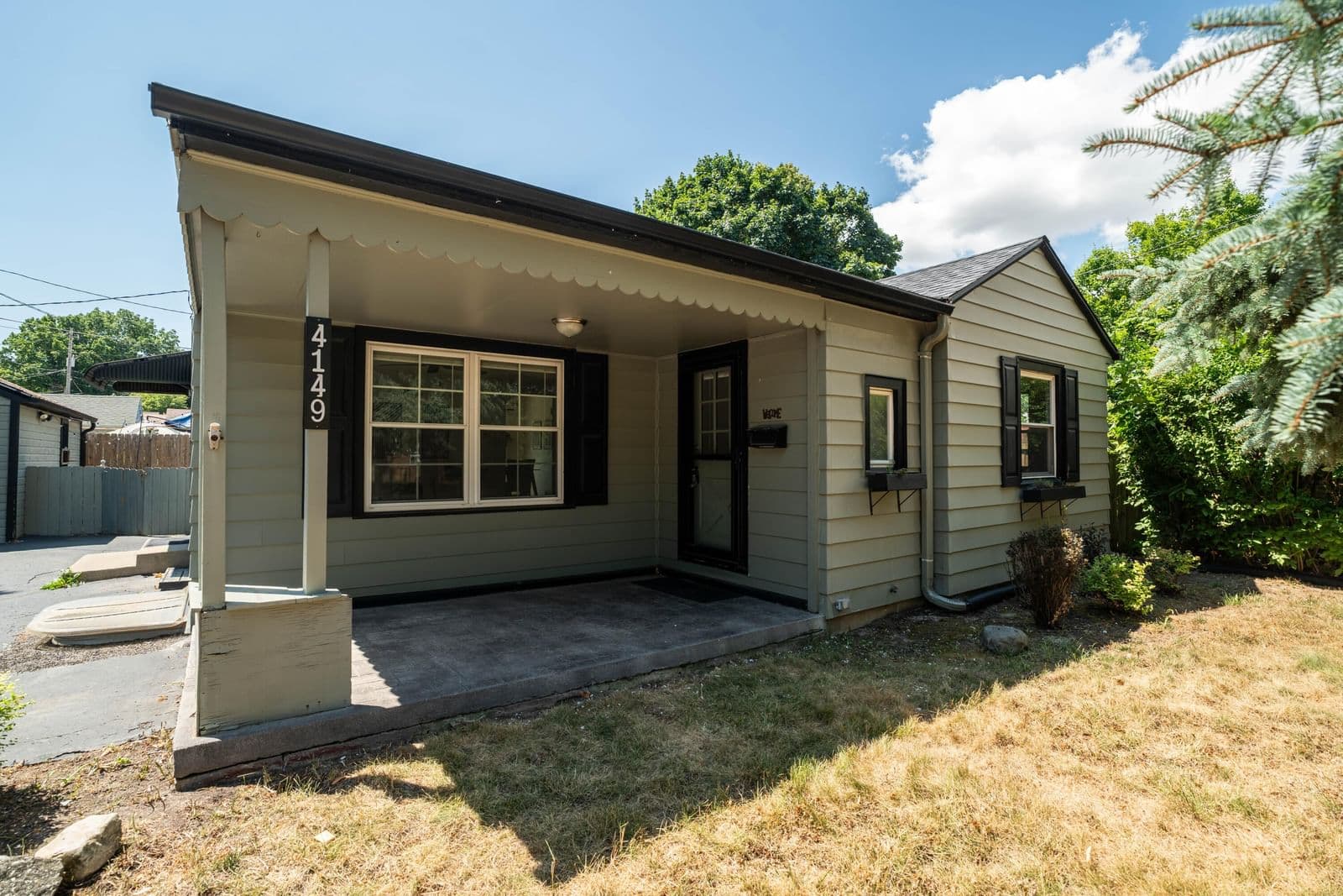 4149 Whitnall, Milwaukee, WI