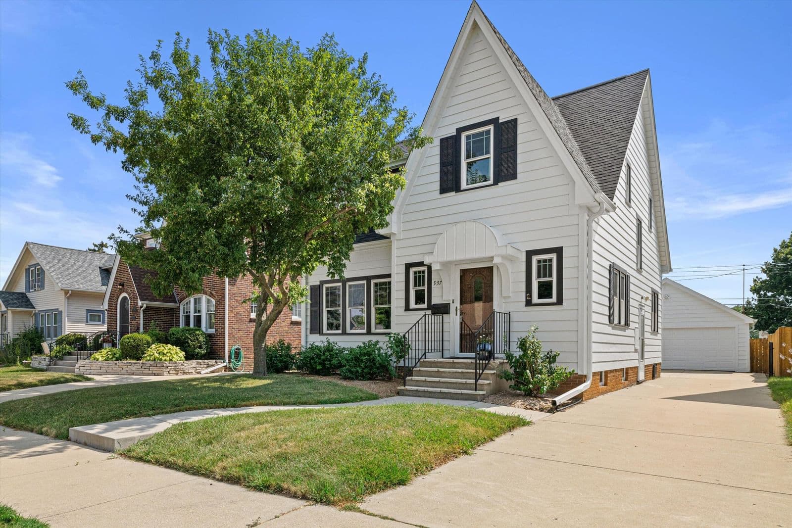 937 Lathrop