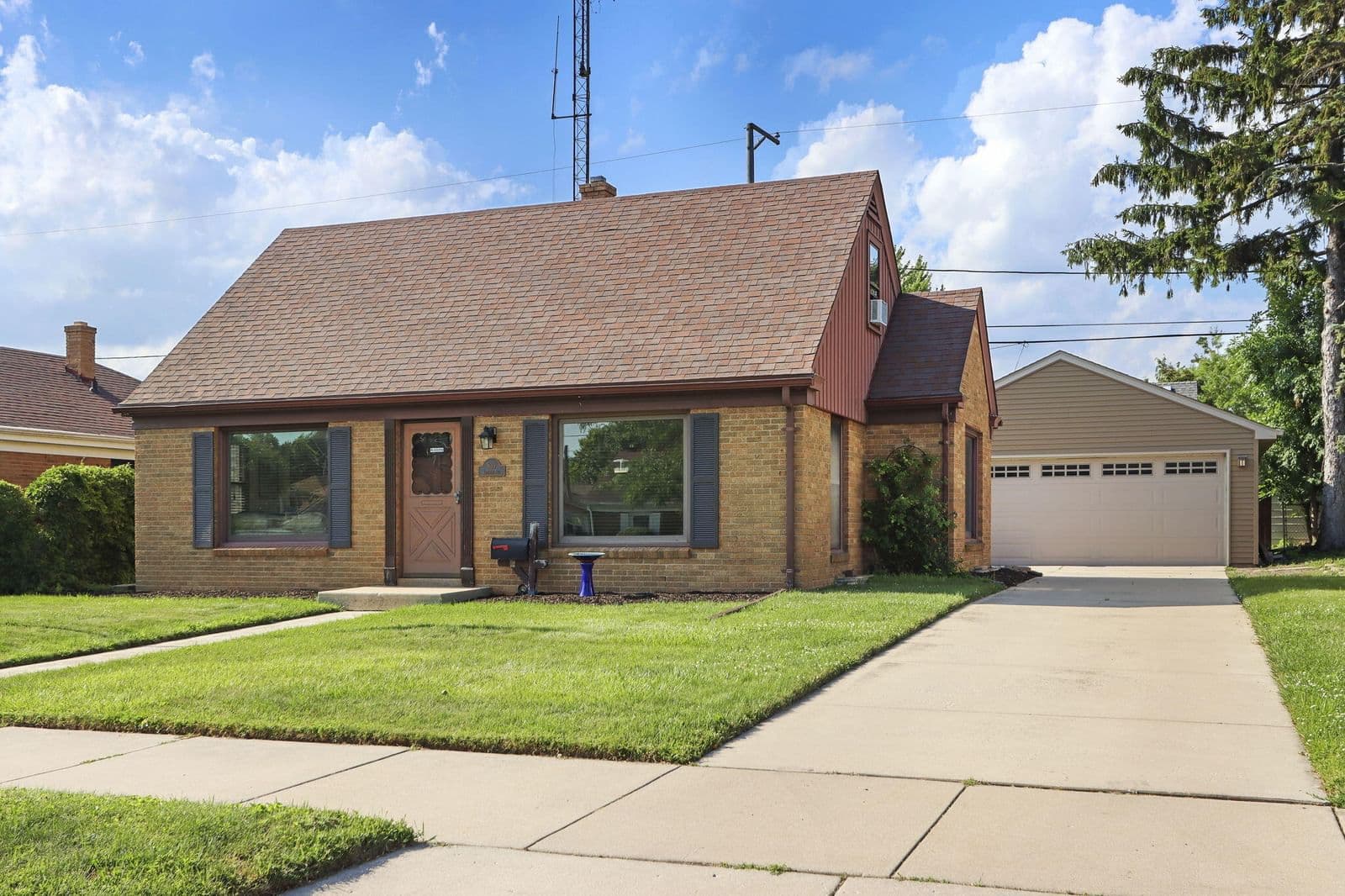 830 Lombard
