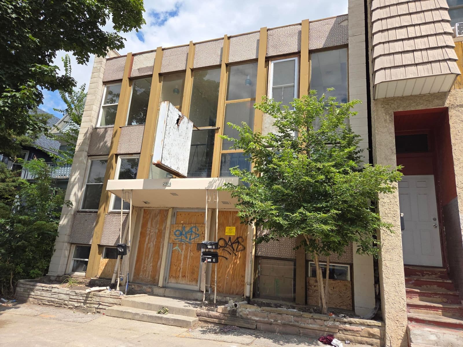 2504 Mitchell, Milwaukee, WI