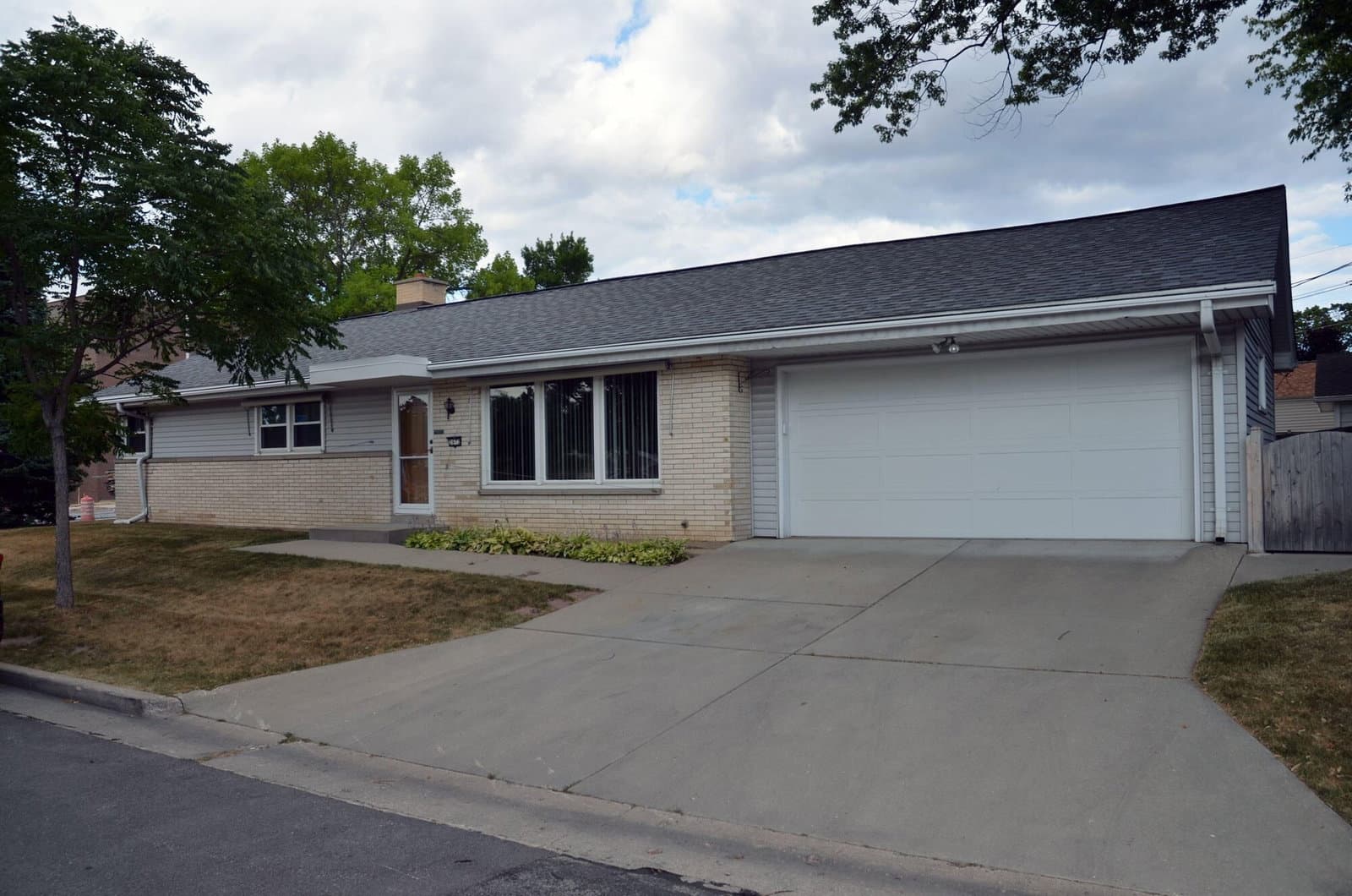 2672 115th, Wauwatosa, WI