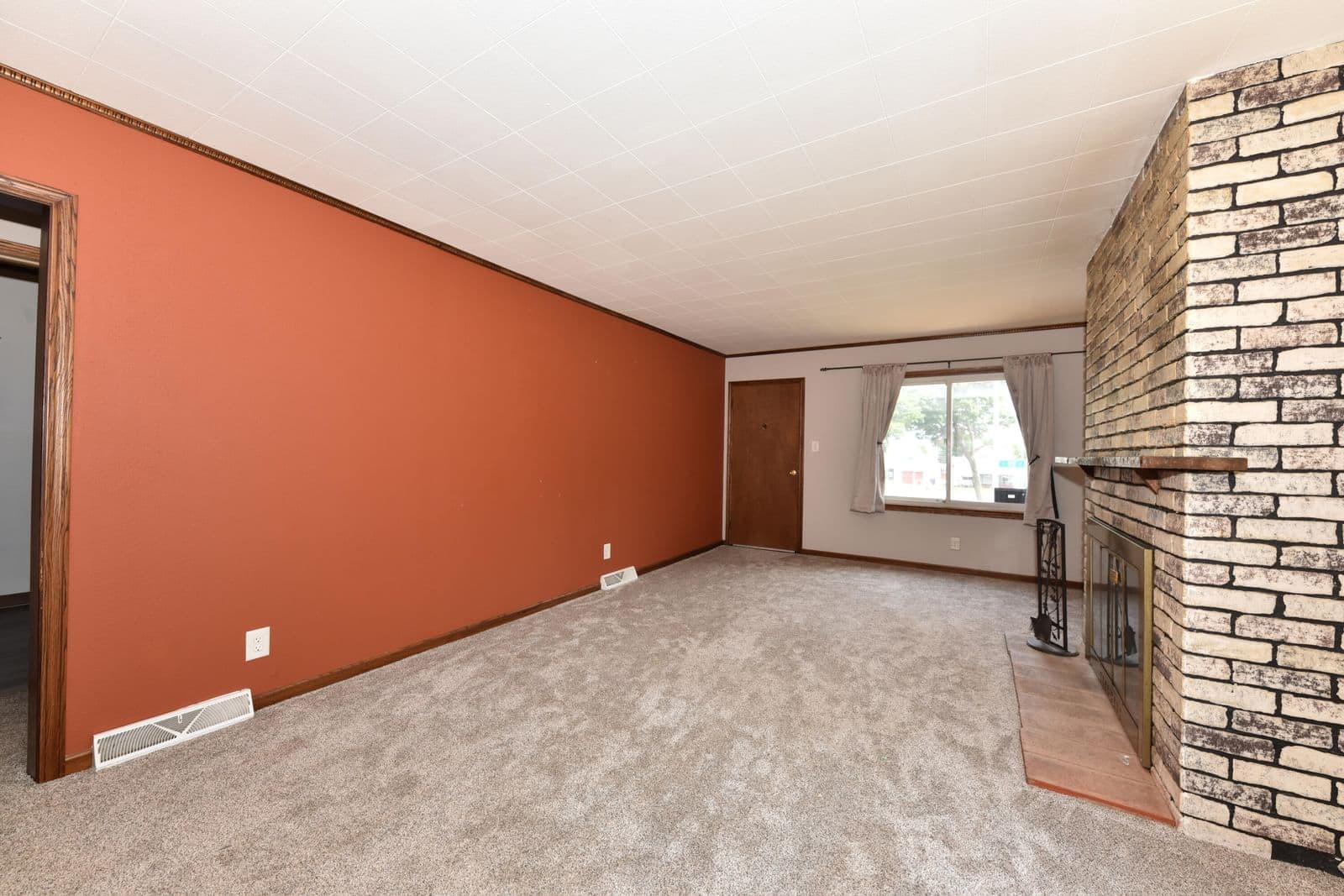Photo 5 of 1475 95th