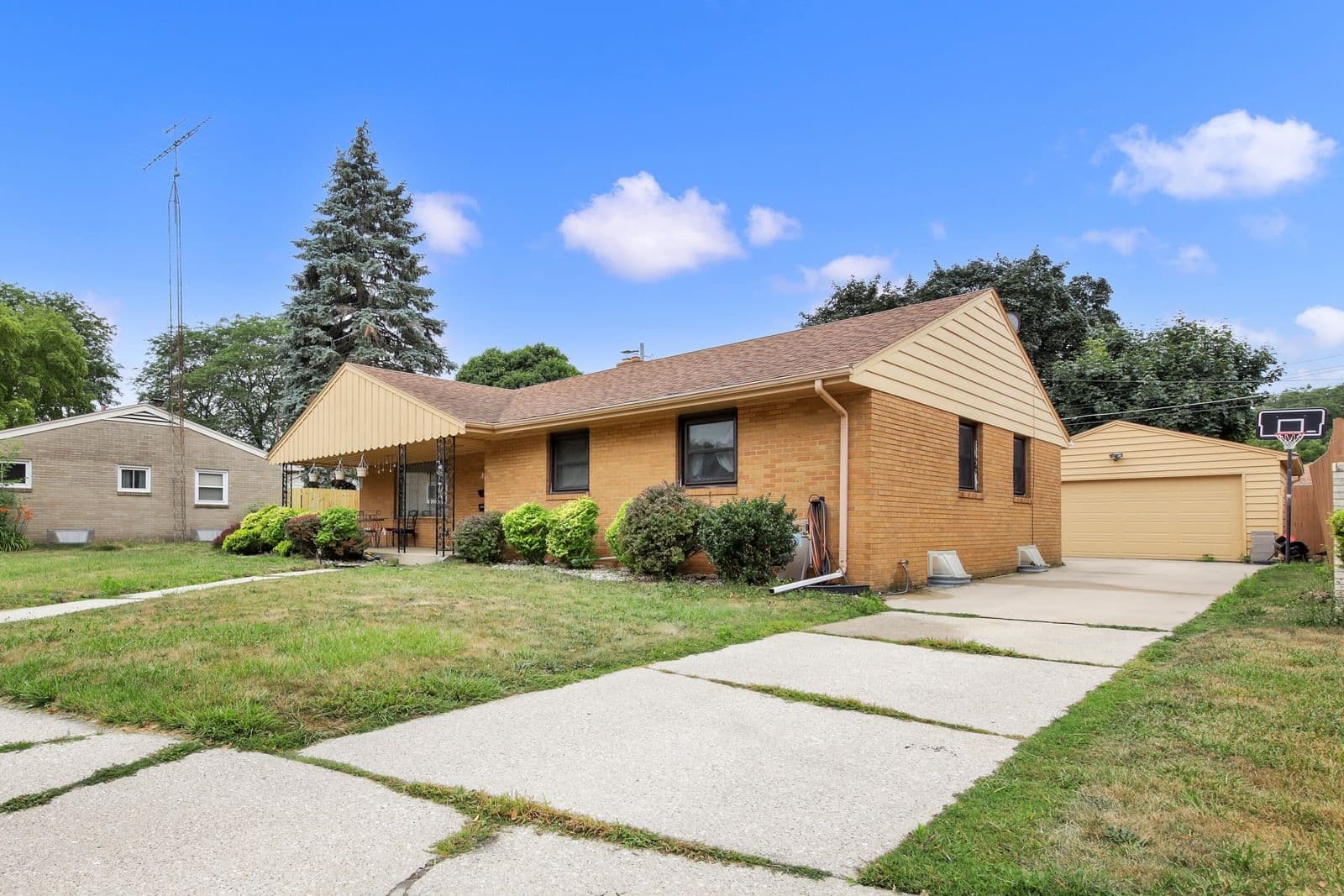 3446 Stratford