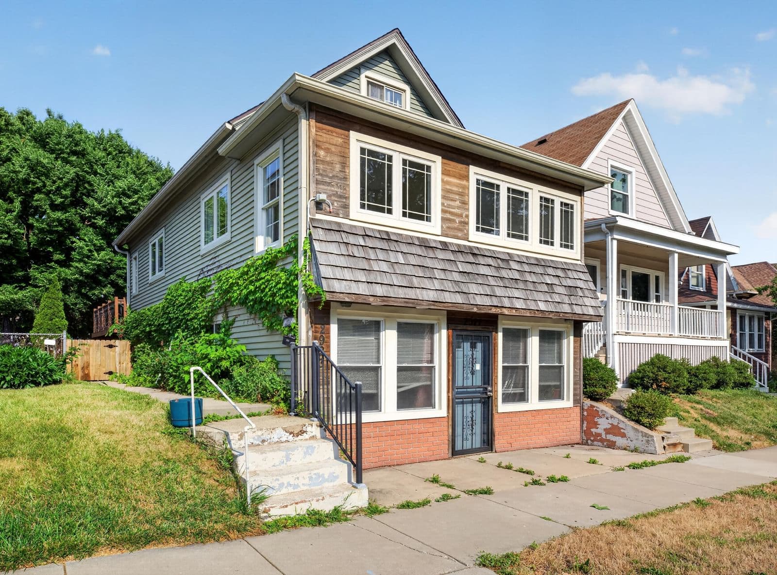 2921 Howell, Milwaukee, WI