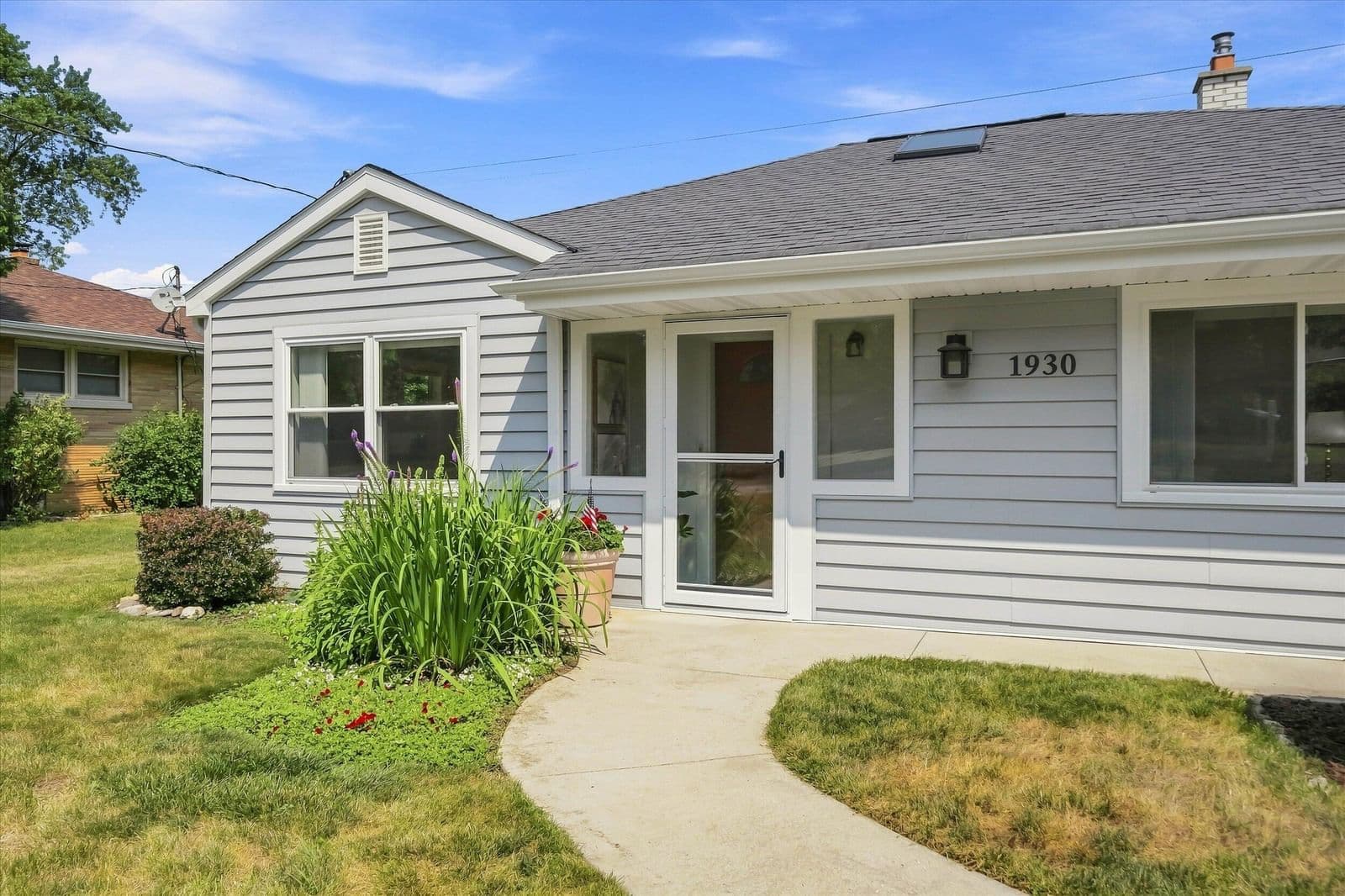1930 121st, Wauwatosa, WI